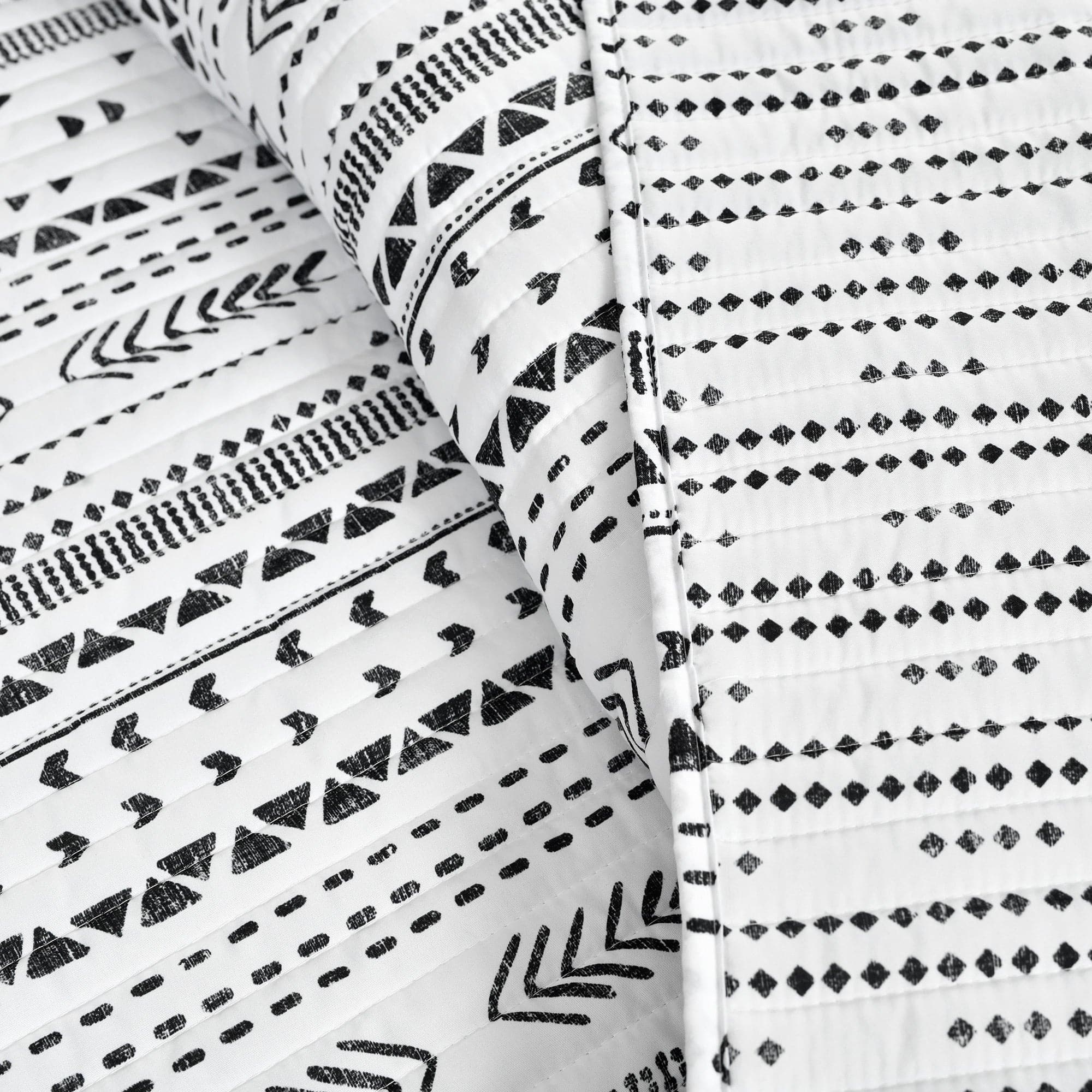 Hygge Stripe 3-Piece Quilt Set - Soft Bedding Comforter Cover for Queen Size Bed - Cozy Home Decor for Bedroom & Guest Room