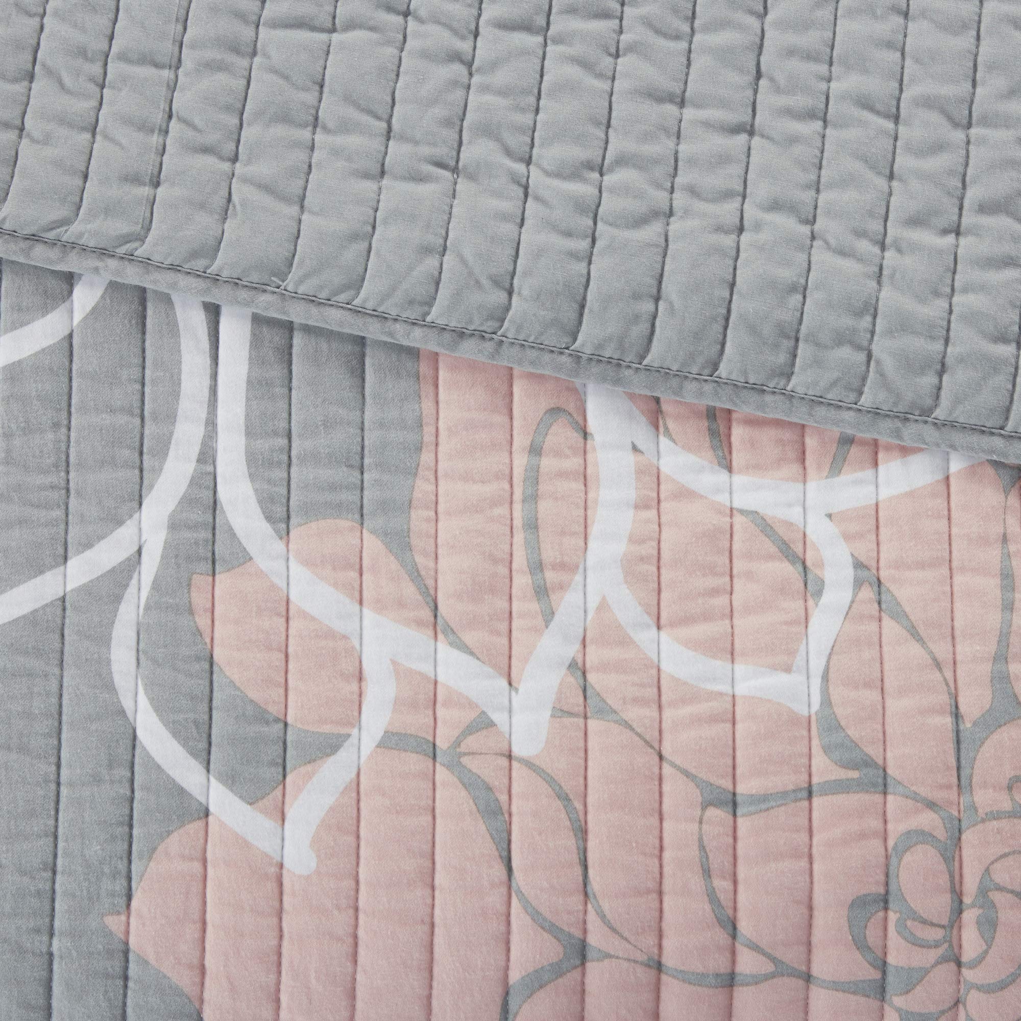 Madison Park Lola 100% Cotton Quilt Set - Floral Channel Stitch Design All Season Lightweight Bedspread with Shams & Decorative Pillows, Full/Queen Size (90x90 Inches), Blush 6-Piece Set | Perfect for Master Bedroom, Guest Room & Cozy Home Decor