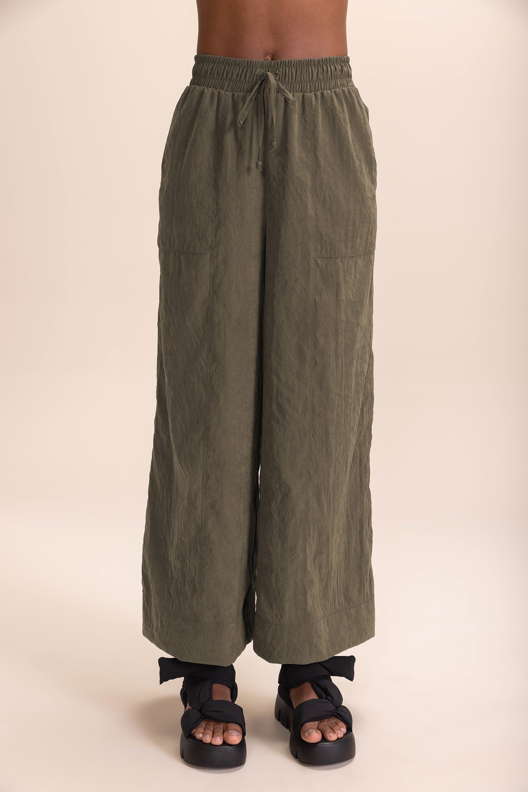 Trendy Flare Pants for Women - High Waisted Bootcut Jeans with Stretch | Perfect for Casual Outfits, Parties & 70s Retro Style