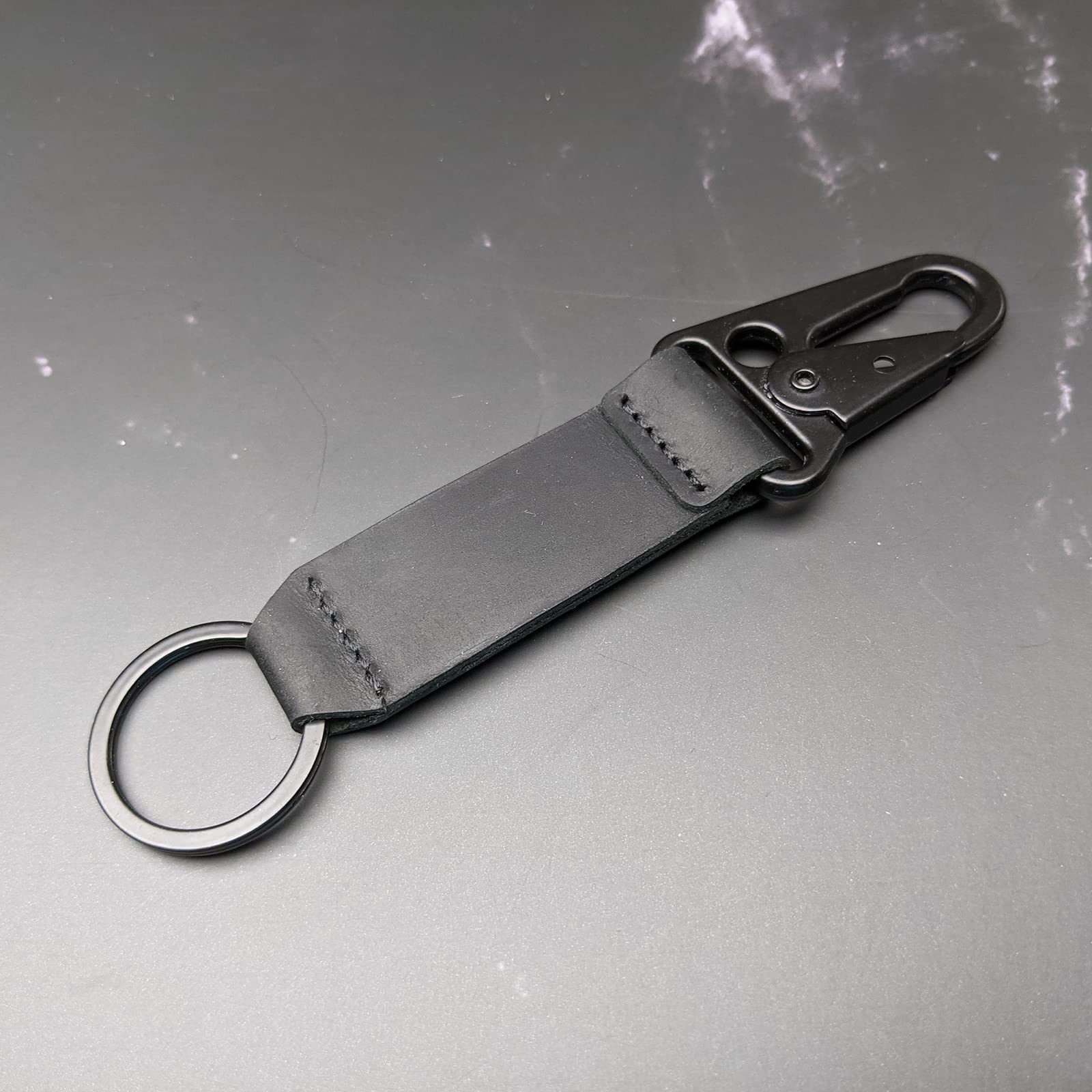 Tactical EDC Leather Keychain with Clip - Durable Car Key Holder for Keys, Tools & Everyday Carry Essentials - Perfect for Outdoor, Travel & Daily Organization