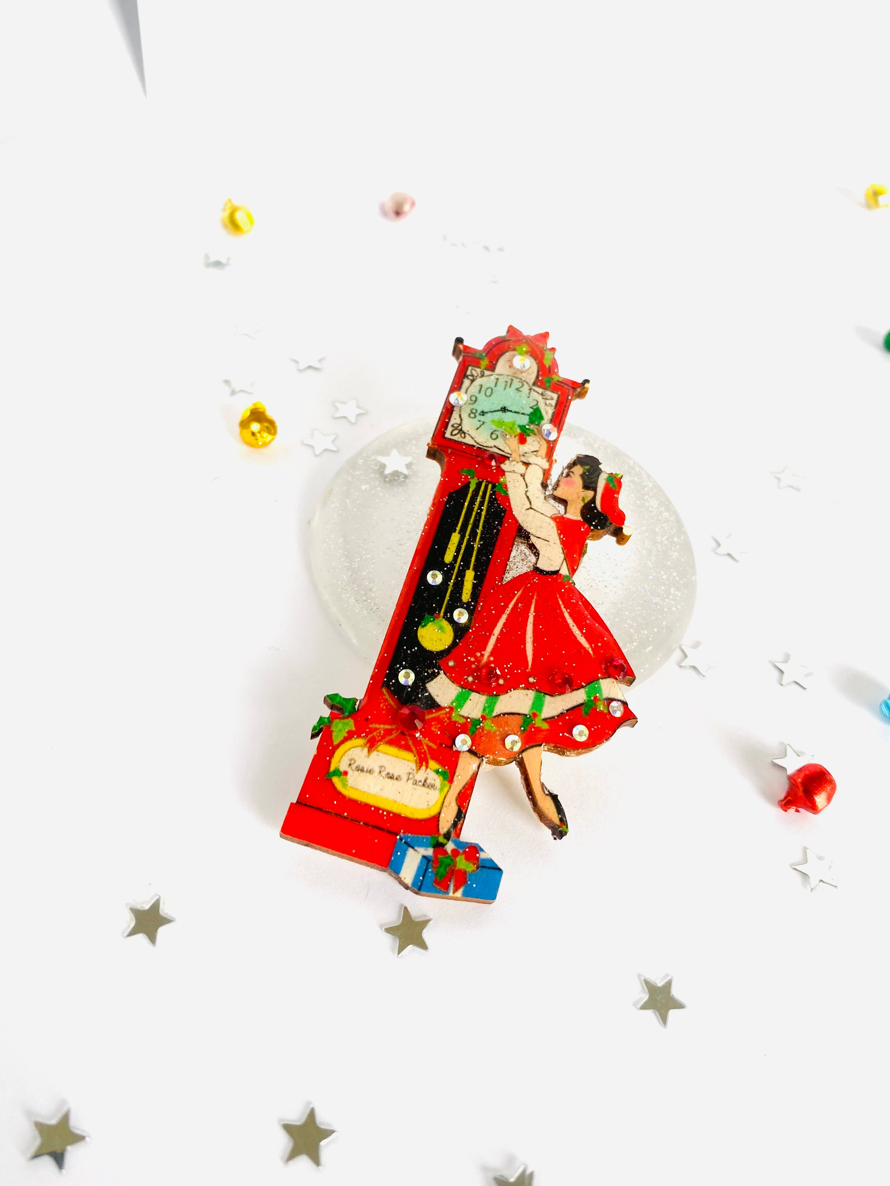 Vintage Christmas Eve Grandfather Clock Brooch - Elegant Holiday Jewelry for Women | Perfect for Christmas Parties, Gift Giving & Festive Outfits