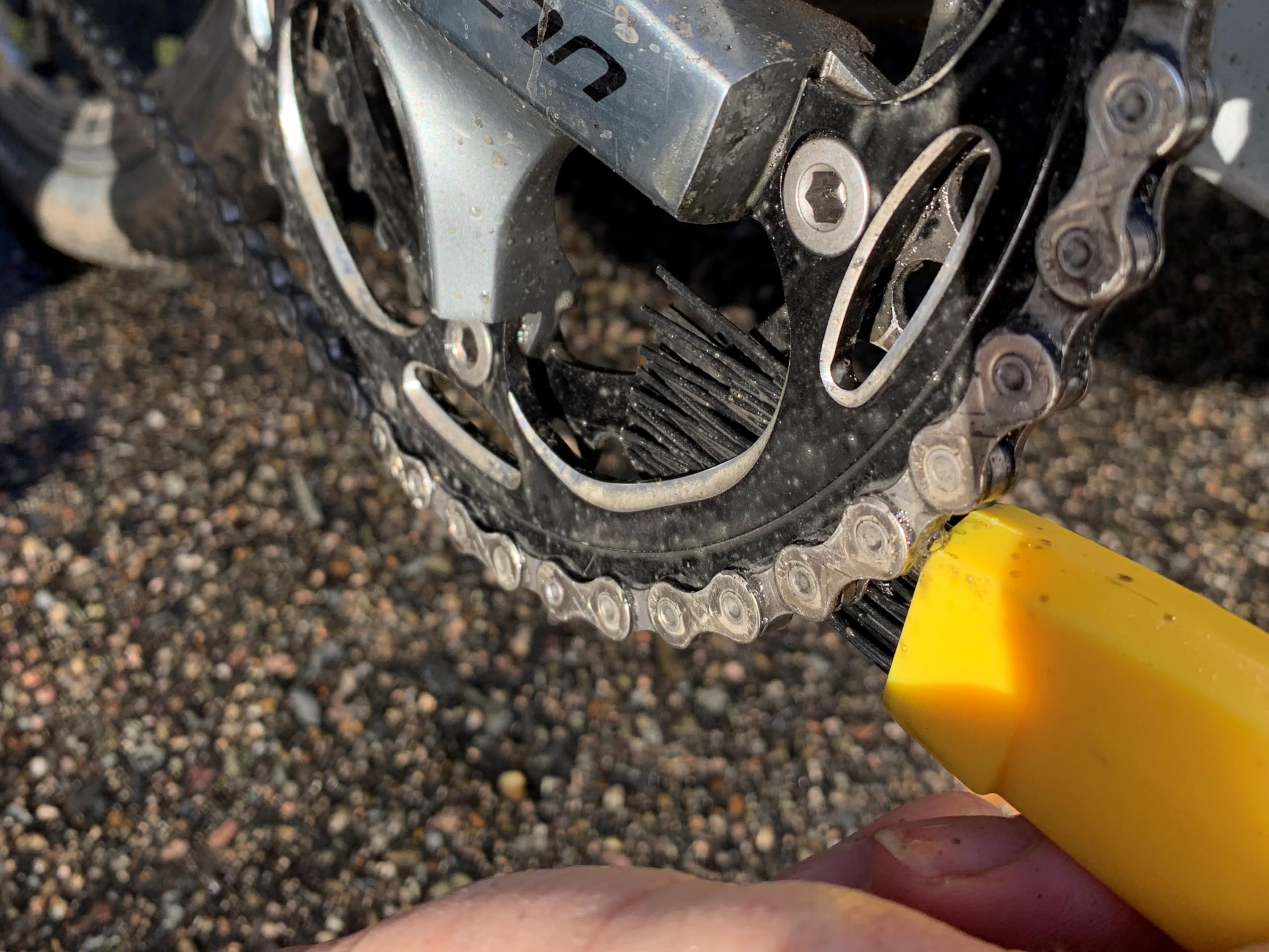 Pedro's Pro Brush Bicycle Cleaning Kit (5-Piece) - Premium Bike Cleaning Tools for Road & Mountain Bikes - Perfect for Home Bike Maintenance & Professional Use