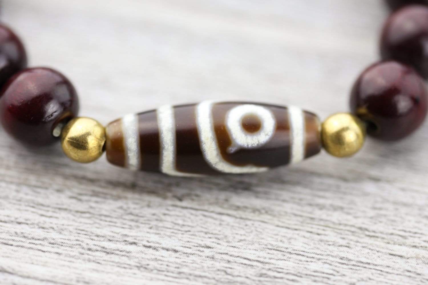 Authentic Tibetan Dzi Bead Bracelet with Two-Eye Design for Protection & Good Luck – Perfect for Meditation, Yoga & Spiritual Healing