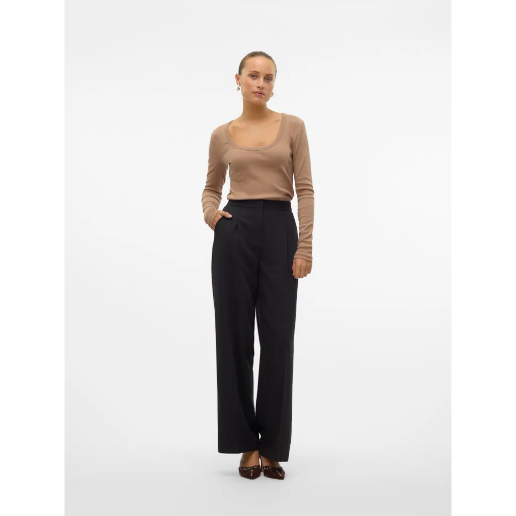 Vero Moda Women's Cotton Scoop Neck Basic T-Shirt - Soft Casual Tee for Everyday Wear, Layering & Outfit Styling