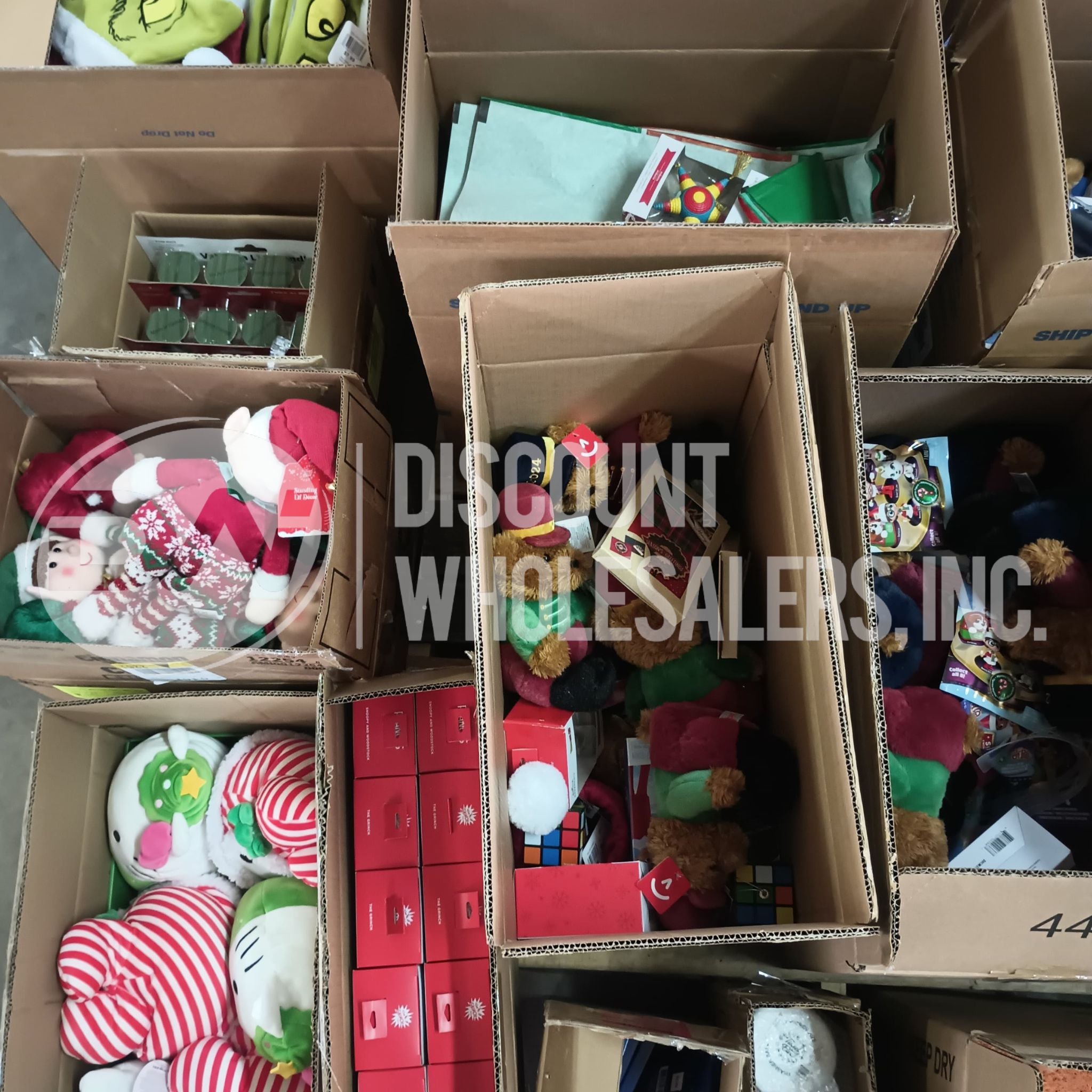 CVS Christmas Seasonal Bulk Candy (665 Pieces Per Pallet) - Perfect for Holiday Parties, Gift Baskets & Office Treats