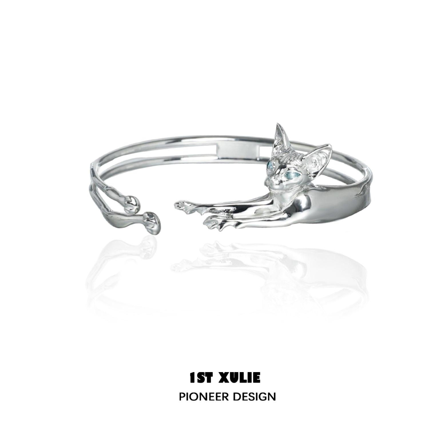 18k Platinum Plated Cat Bracelet - Elegant Abstract Cat Gaze Jewelry for Women, Perfect Gift for Cat Lovers (Birthday, Anniversary, Valentine's Day)