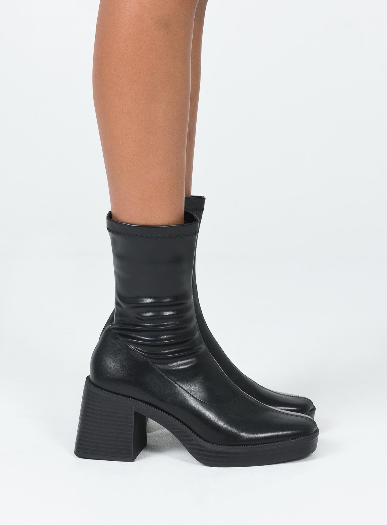 Alter Ego Black Leather Boots for Women - Stylish Ankle Boots with Comfortable Cushion - Perfect for Casual Outfits, Office Wear & Night Out