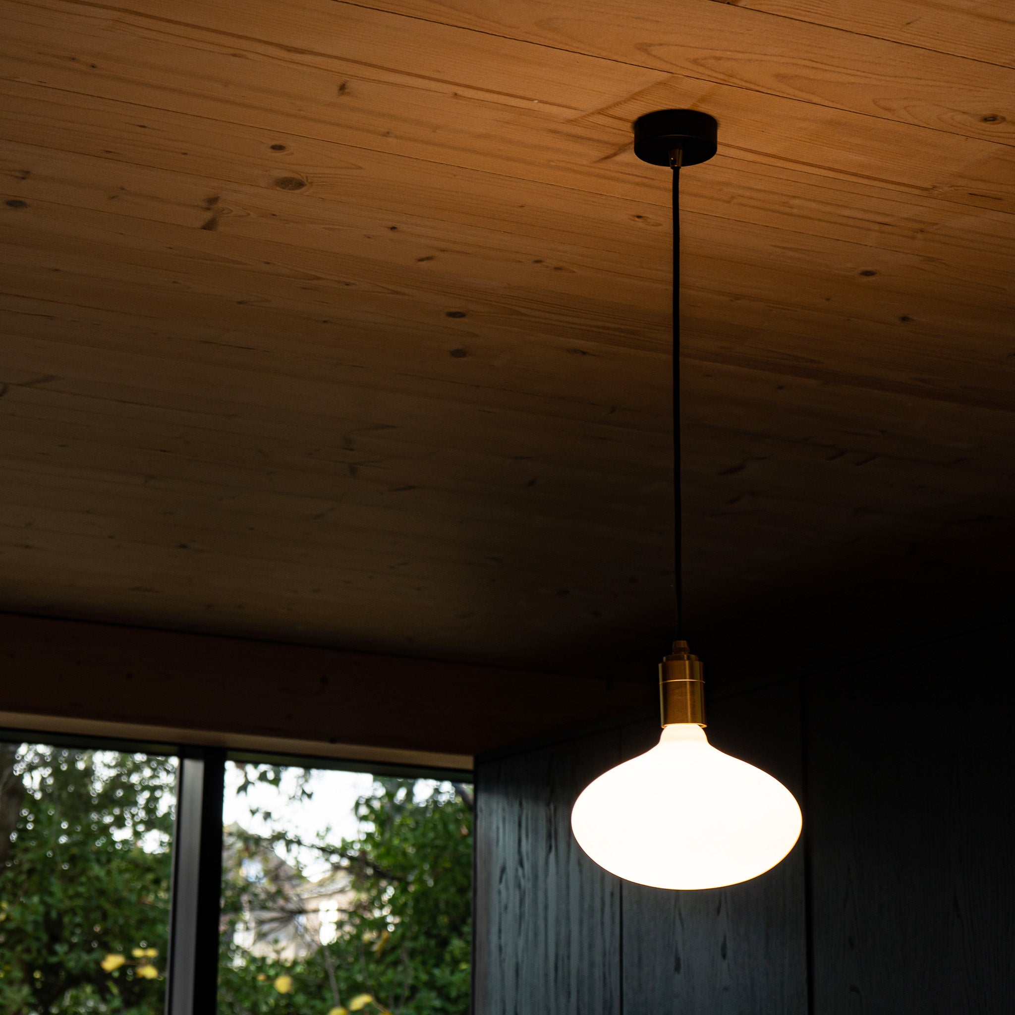 Brass Oval II Pendant Light - Modern Hanging Fixture for Kitchen Island, Dining Room & Bedroom Lighting
