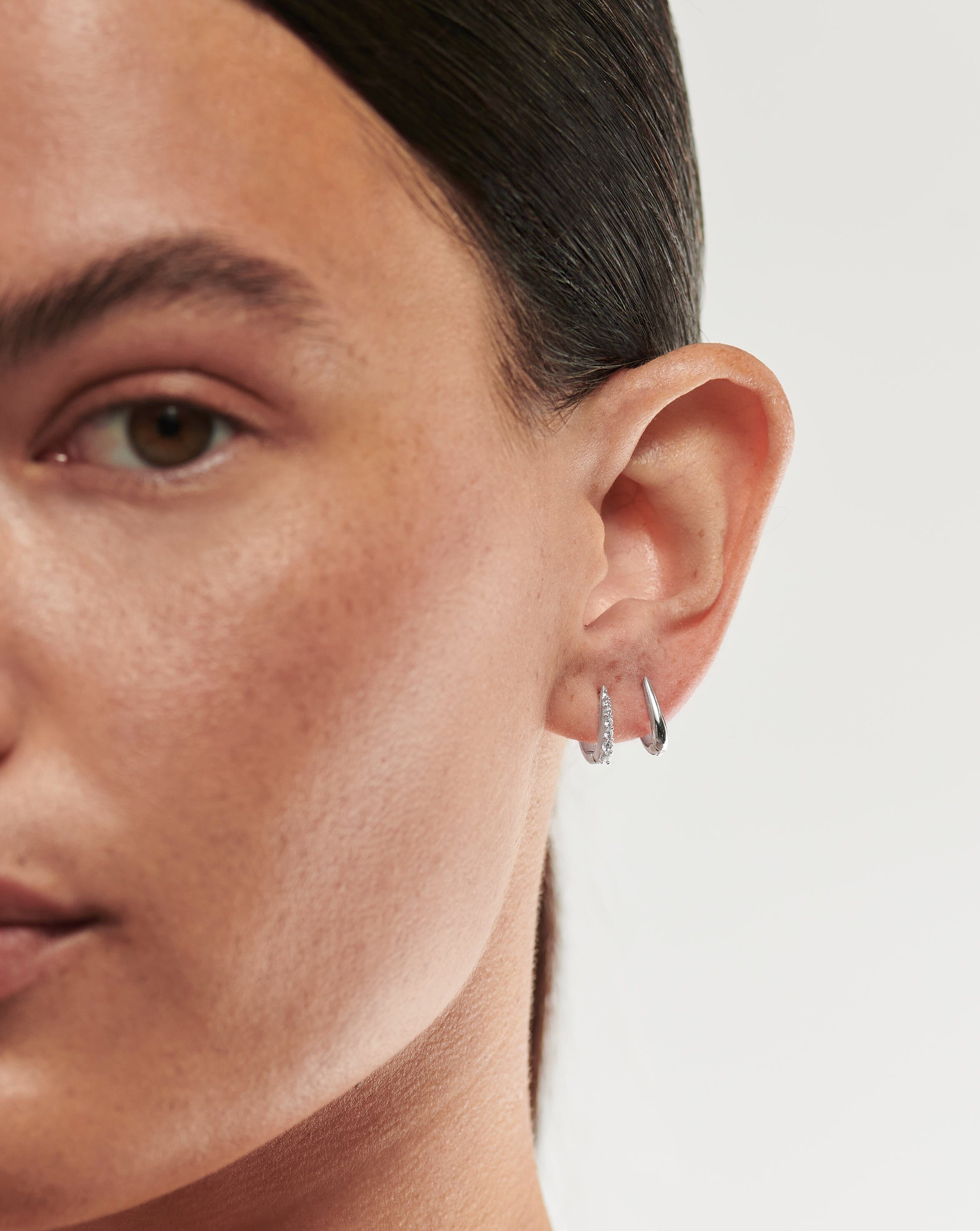 Stylish Claw Huggies Hoop Earrings Set - Trendy Gold & Silver Huggie Earrings for Women - Perfect for Everyday Wear, Parties & Gifts