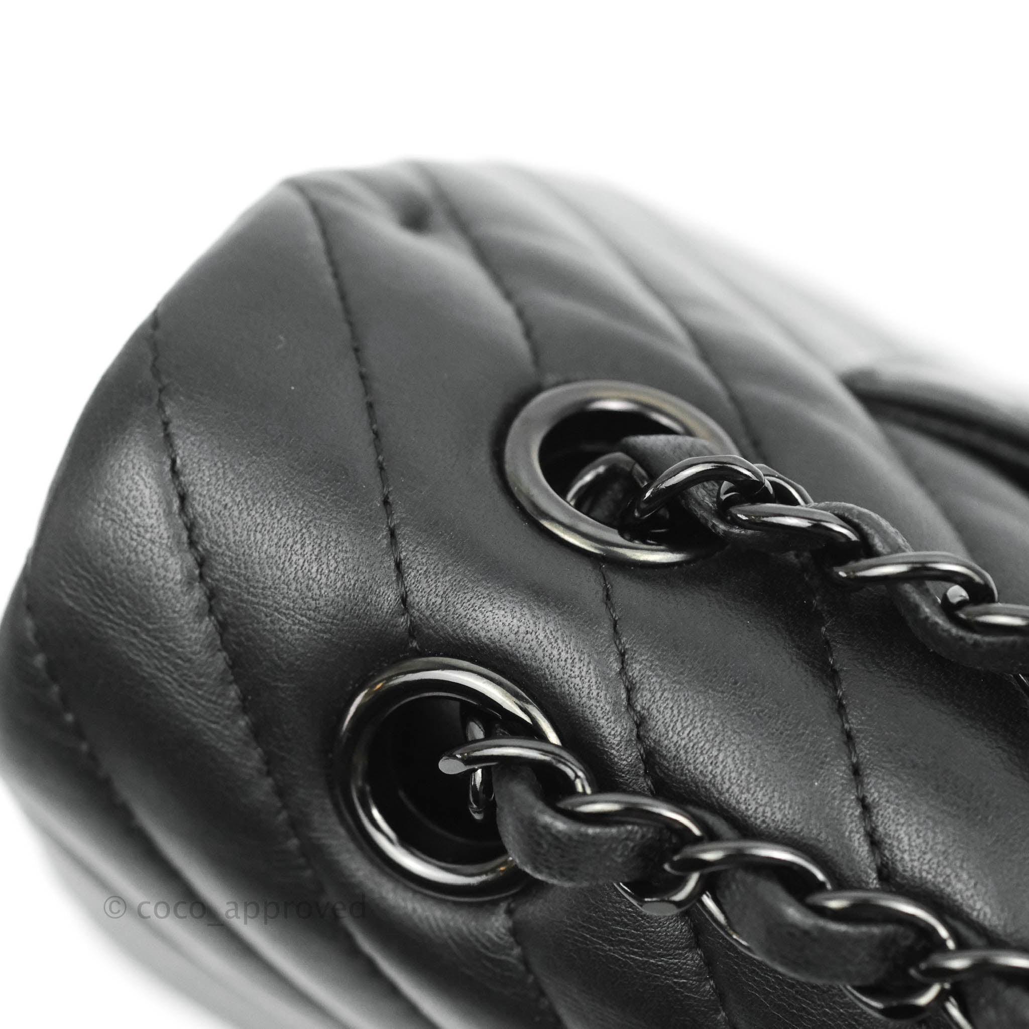 Chanel Classic Chevron M/L Medium Double Flap So Black Lambskin Bag - Luxury Designer Handbag for Women, Perfect for Evening Events & Special Occasions