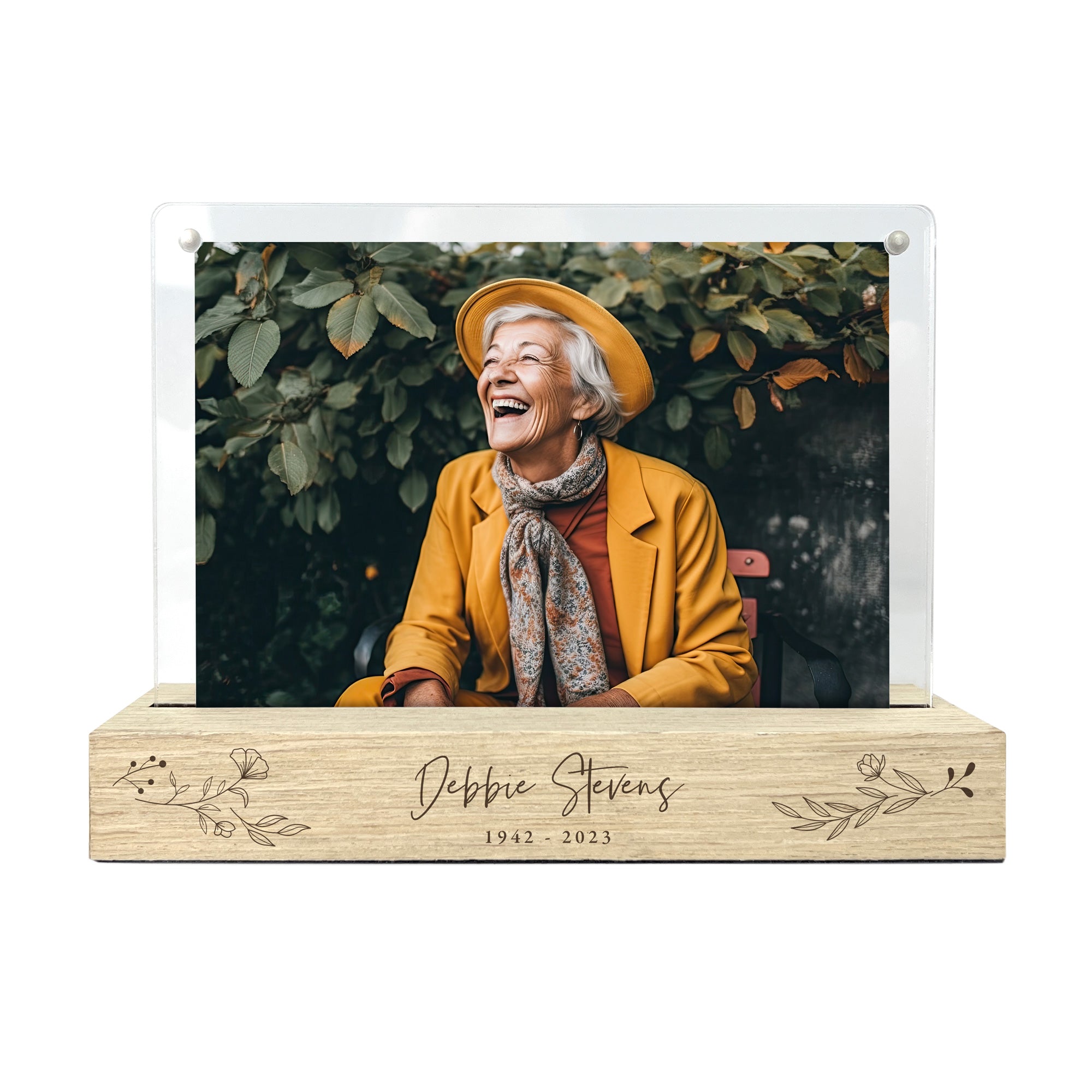 Personalized Memorial Wreath with Wooden Base - 6x4 Photo Frame for Loved Ones | Perfect for Home Decor, Sympathy Gifts & Memorial Services