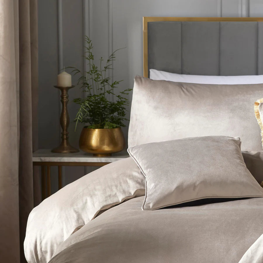 Laurence Llewelyn Bowen Montrose Duvet Cover Set - Premium Linen Bedding for Luxury Bedrooms - Perfect for Master Suites, Guest Rooms & Cozy Home Decor