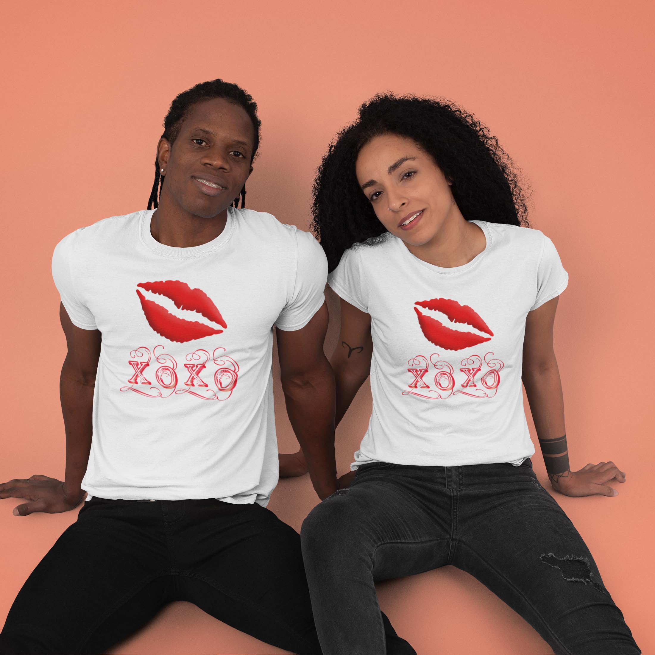 Valentine's Day Shirts for Men - Romantic XOXO T-Shirt Gift for Boyfriend - Perfect for Date Night & Couples Photoshoots