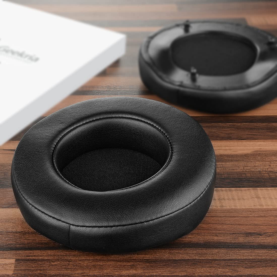 Geekria QuickFit Replacement Ear Pads for Razer Man O' War 7.1 Wireless/Wired Gaming Headset - Comfortable Memory Foam Ear Cushions & Breathable Ear Cups Cover (Black) - Perfect for Destiny 2 & Overwatch Tournament Edition Gaming Sessions