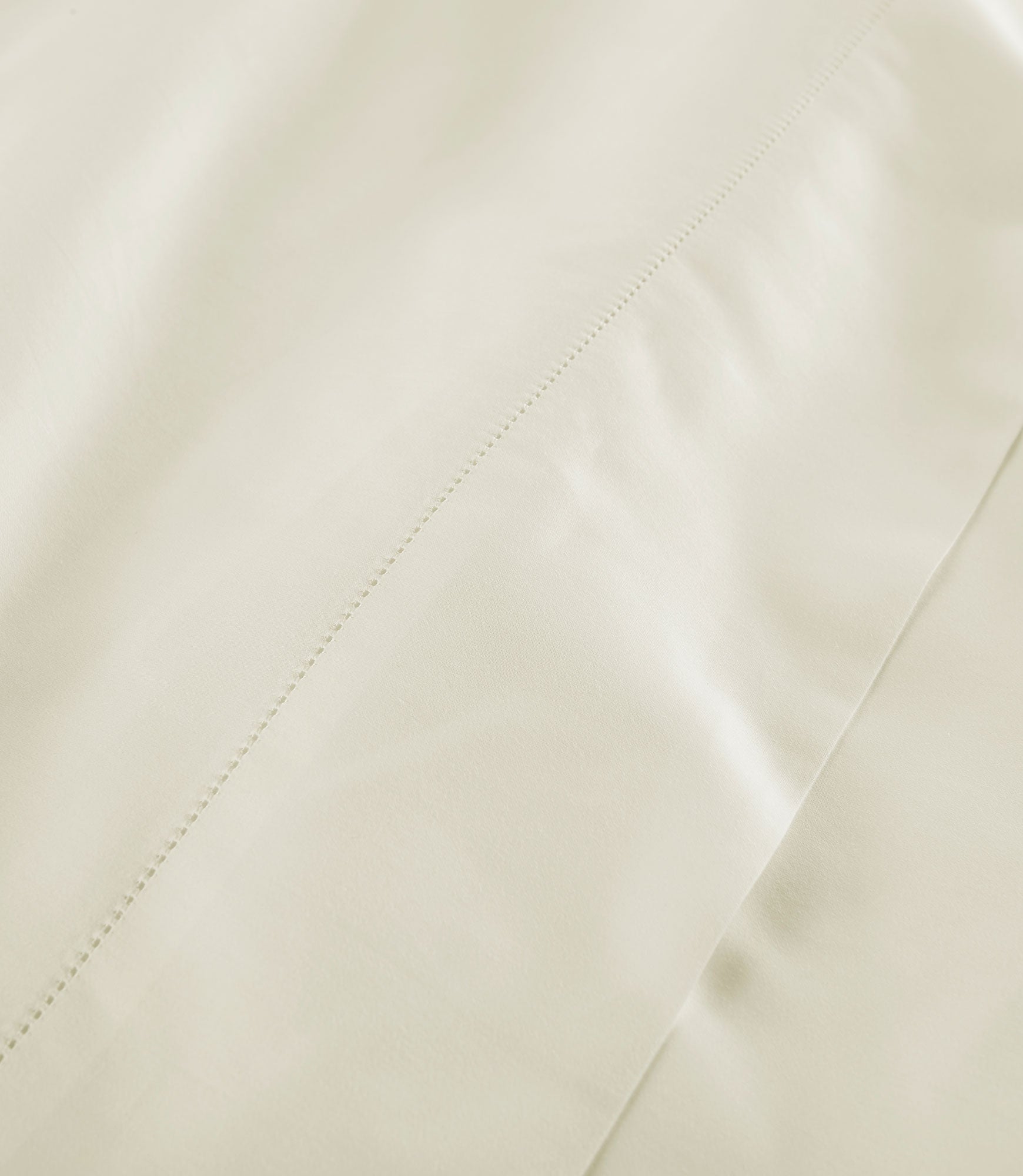 Premium Clara Sateen Sheet Set - Soft 100% Cotton Bed Sheets, Breathable & Wrinkle Resistant - Perfect for Master Bedroom, Guest Room & Dorm Use