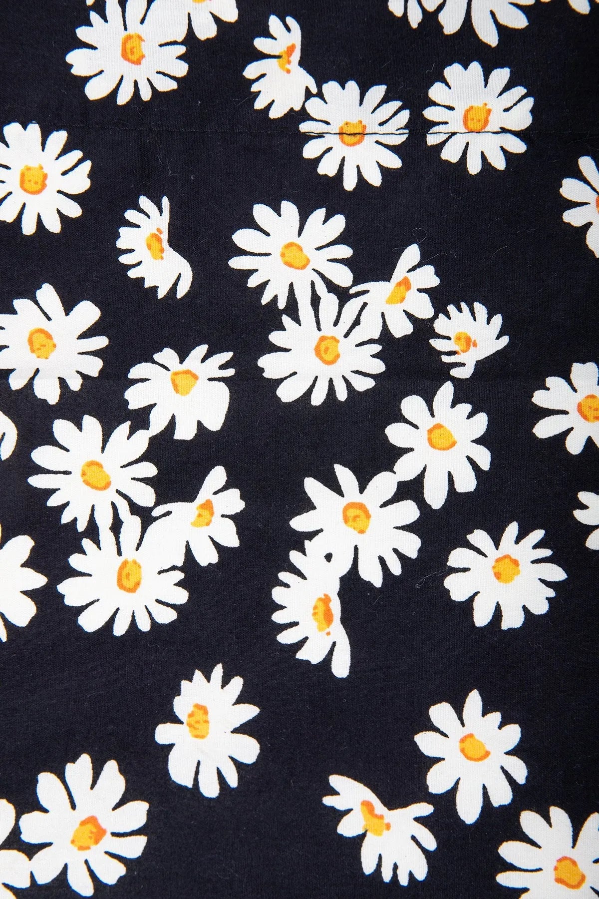 Stylish Daisy Bandana with Built-in Filter - Perfect for Outdoor Activities, Hiking, and Travel