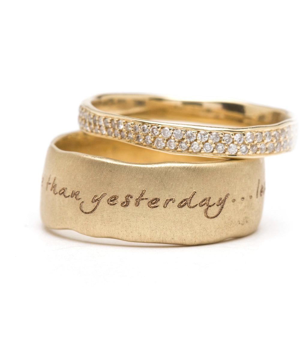 Personalized Engraved 7mm Gold Torn Paper Band Ring - Perfect for Anniversaries, Engagements & Unique Gifts