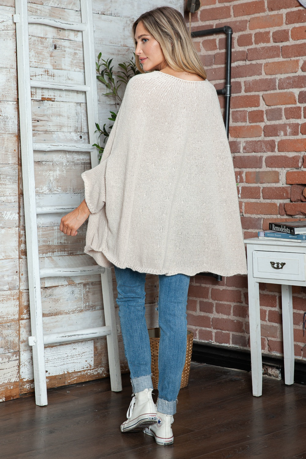 Women's Round Neck Batwing Sleeve Sweater - Soft Knit Pullover for Fall & Winter - Casual Loose Fit Top for Work, Date Night and Weekend Outings
