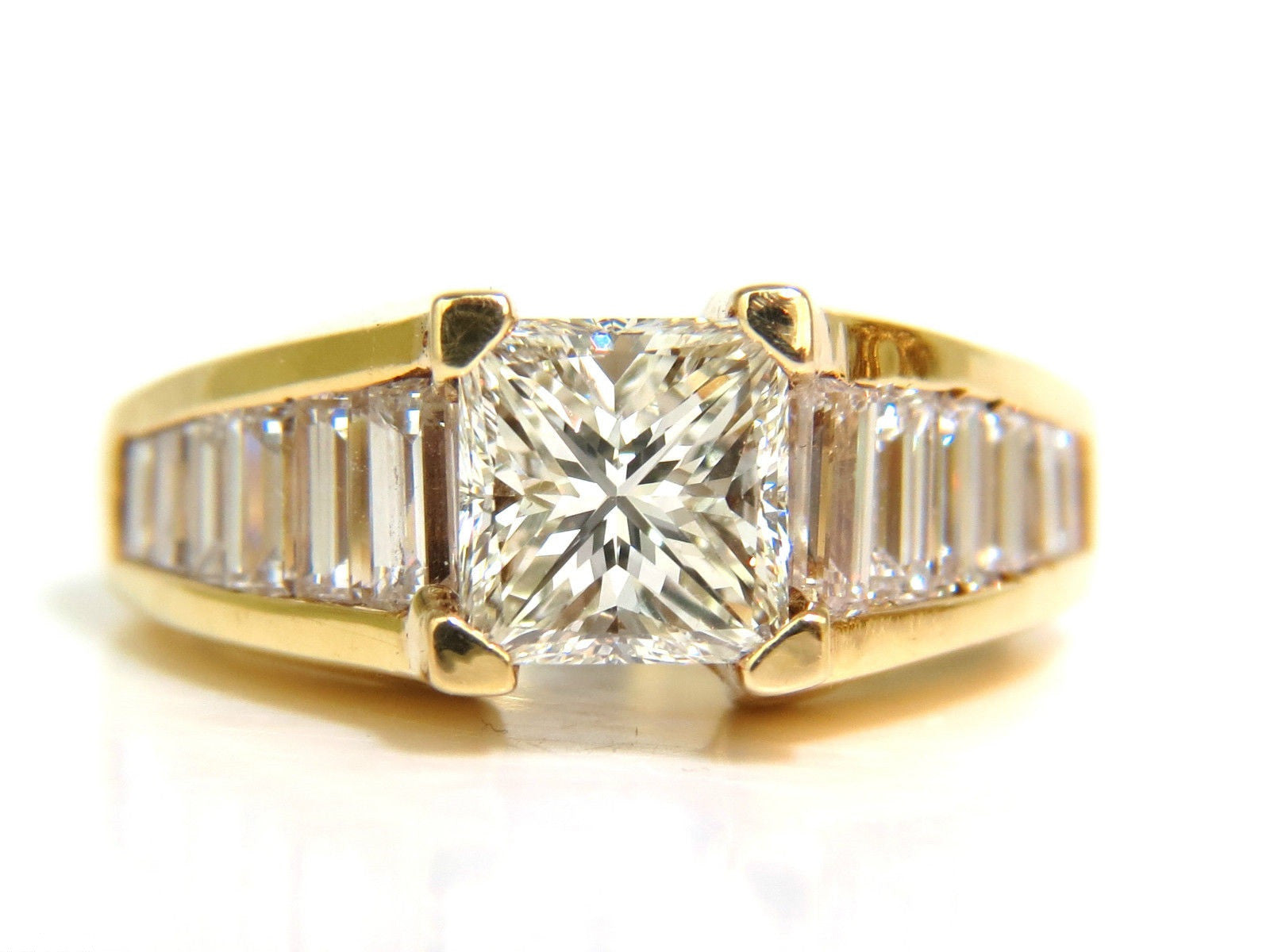 2.90CT 18KT Princess Cut Diamond Ring with Baguette Side Stones - Modern Art Deco Style for Engagement, Wedding & Anniversary Gifts