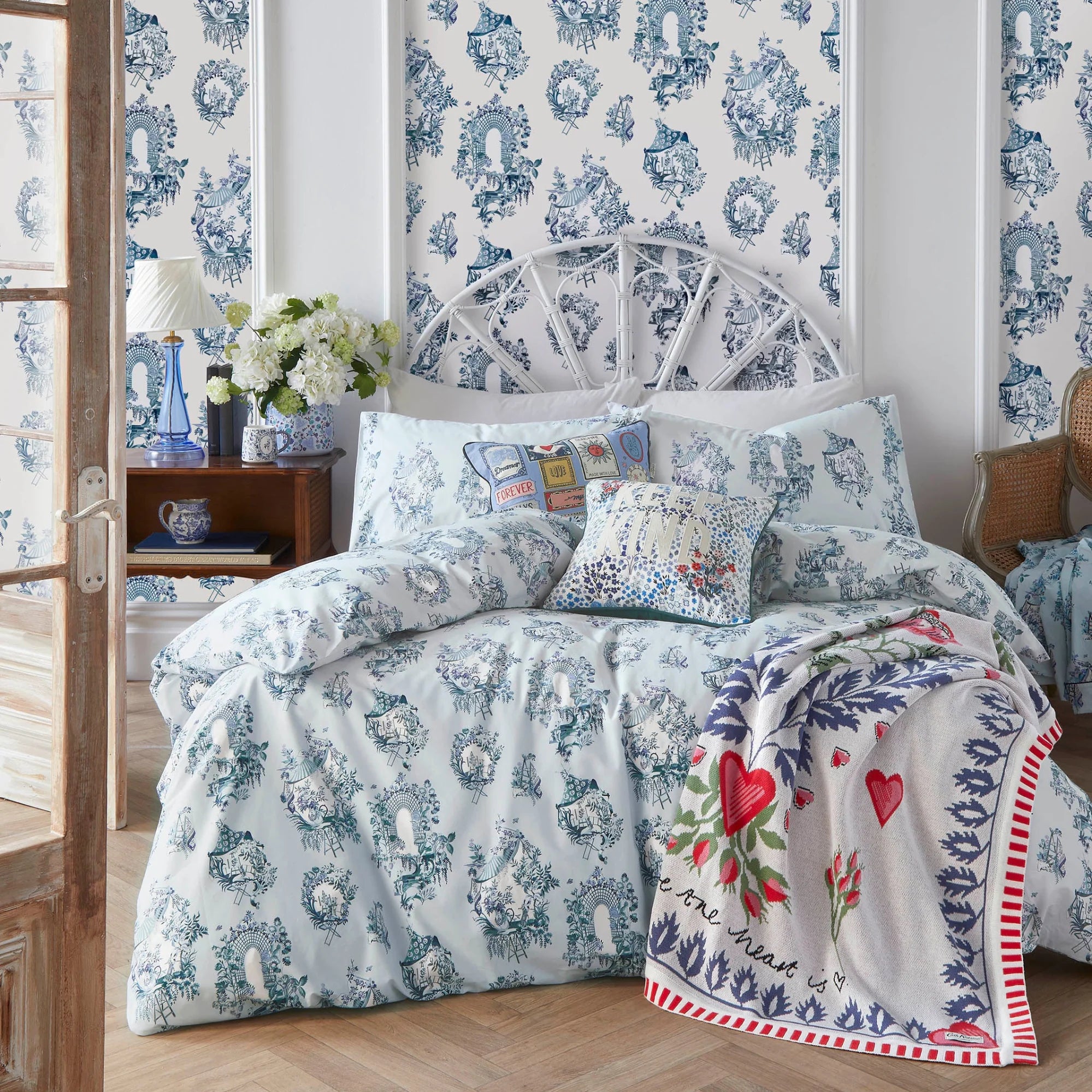 Cath Kidston 30th Anniversary Toile Duvet Cover Set - Pale Blue Floral Design | Queen/King Size Bedding | Vintage Style Home Decor for Master Bedroom & Guest Room