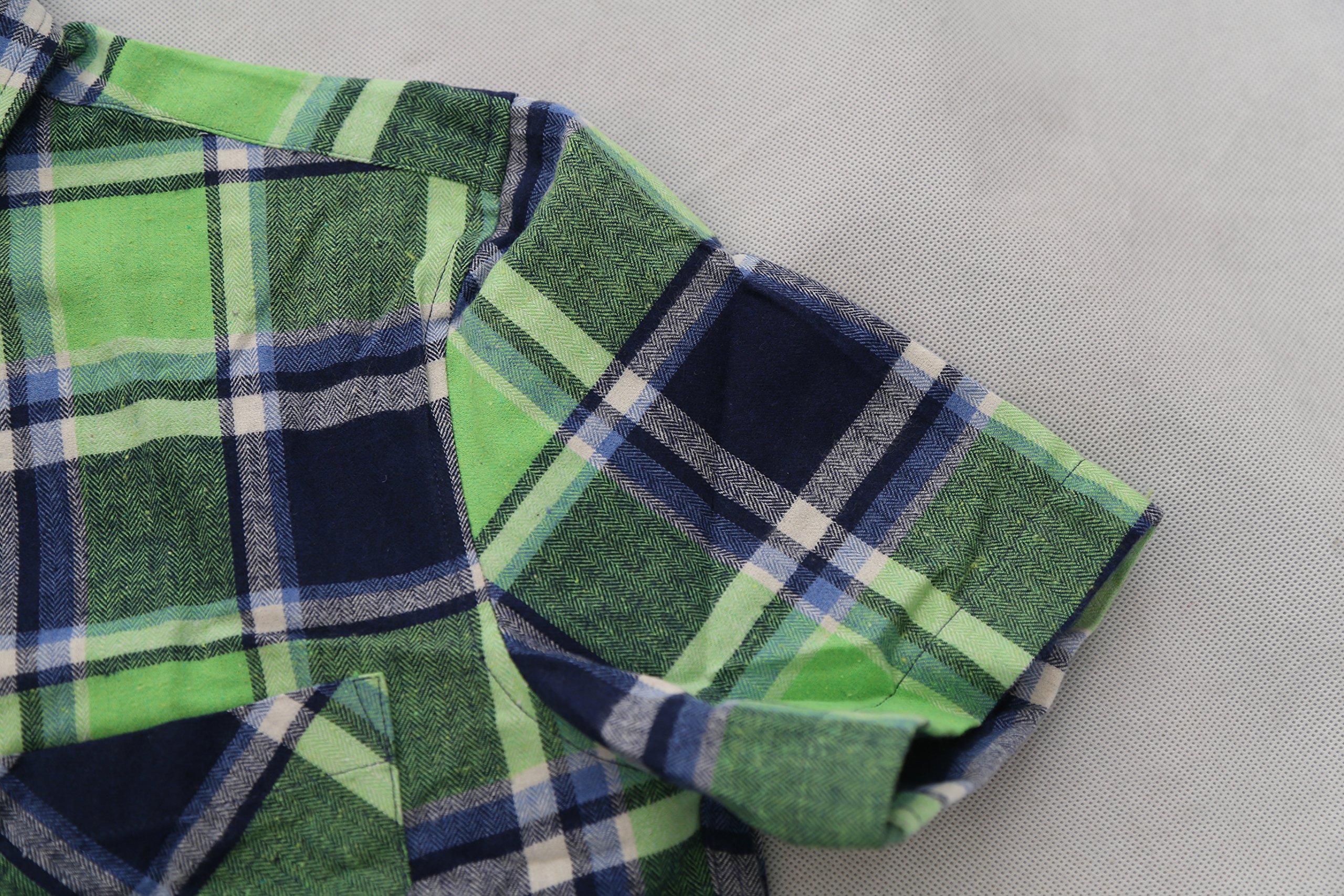 Men's Casual Plaid Button Down Short Sleeve Shirt - Regular Fit Dress Shirt for Work, Office & Summer Outings