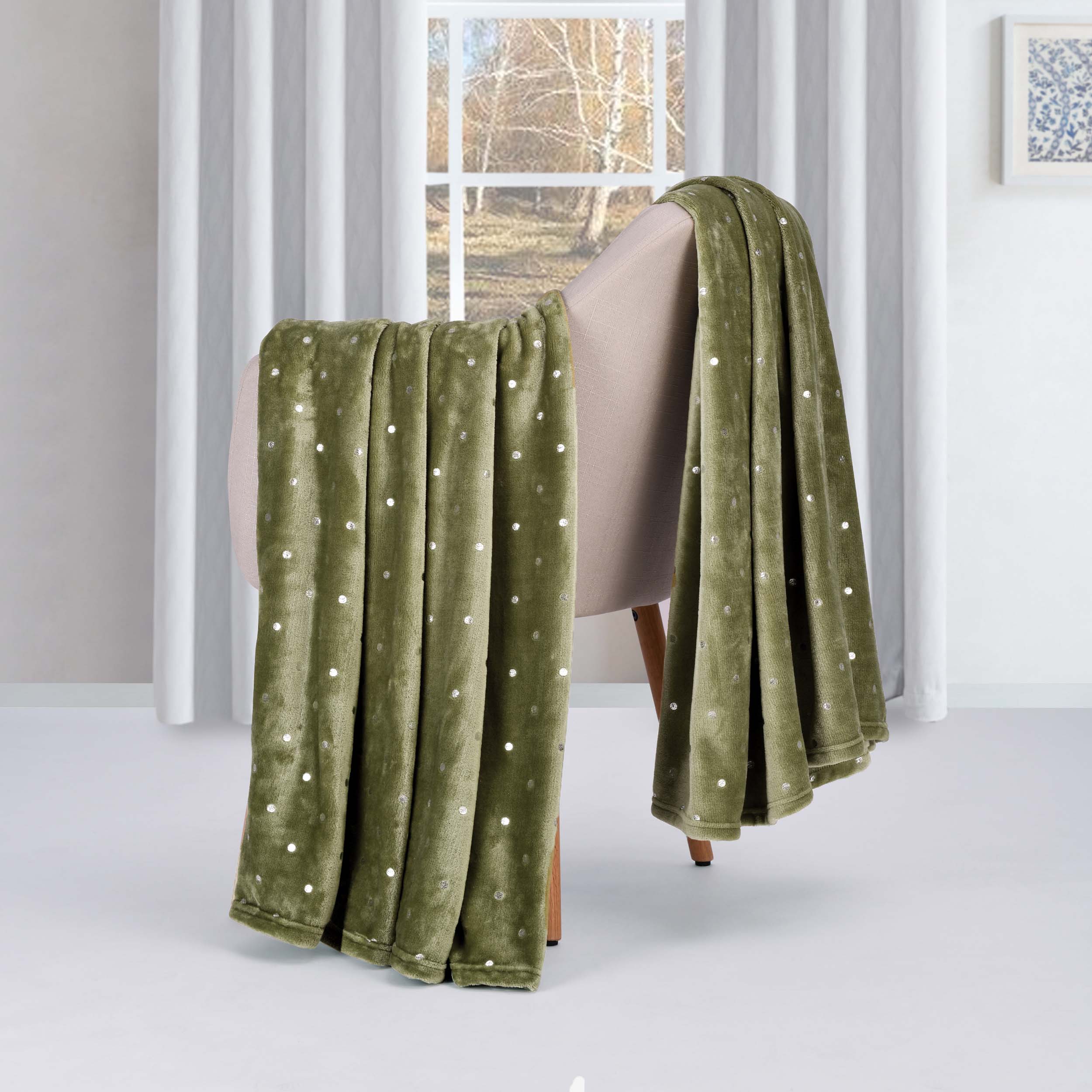 CozySoft Fleece Plush Blanket - Medium Weight, Ultra Soft & Fluffy - Perfect for Sofa, Bed, Couch & Home Decor - Warm Throw Blanket for Winter, Gifts & Cozy Nights