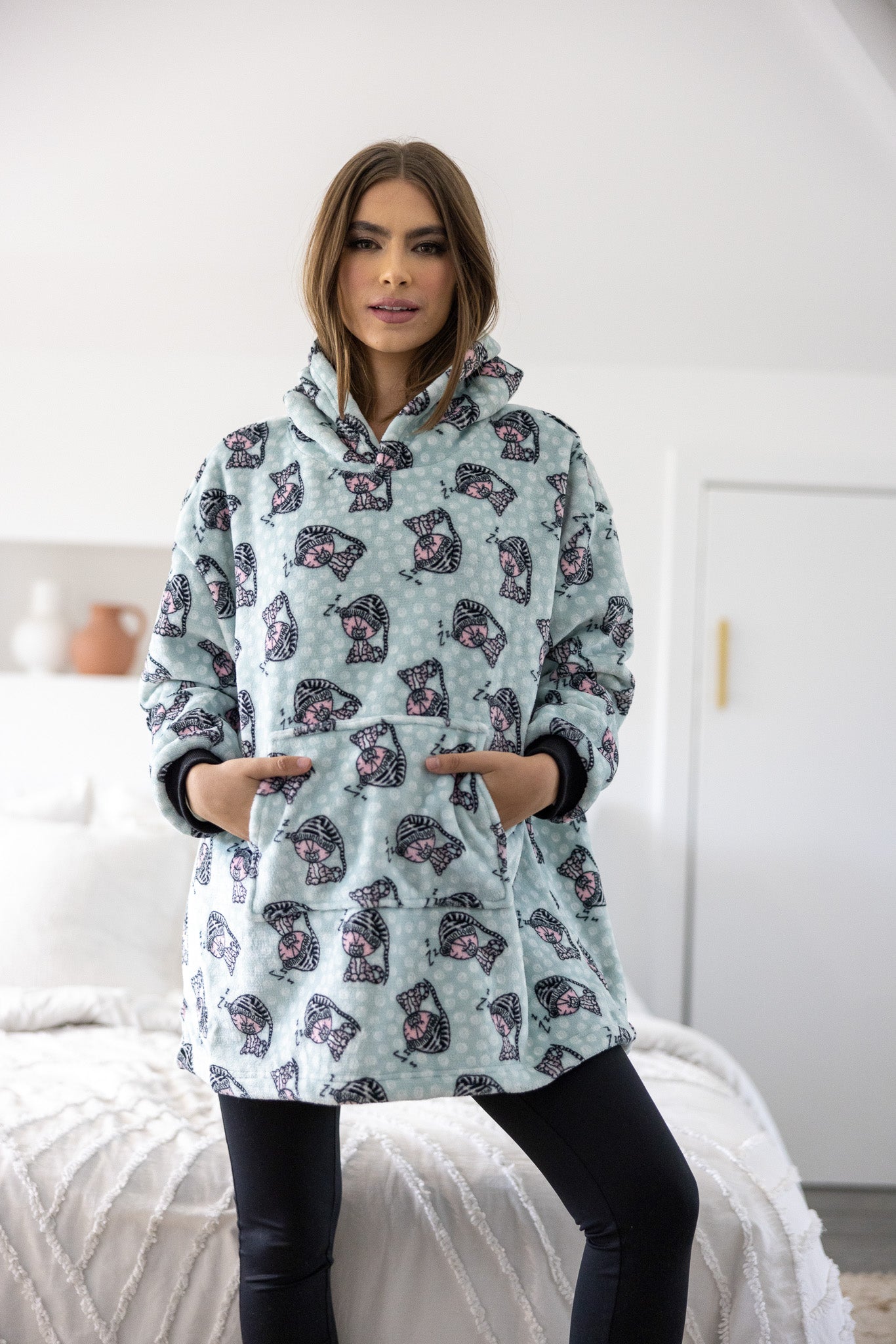 Soft and Cozy Snooze Kids Blanket Jumper - Warm Fleece Wearable Blanket for Toddlers & Children - Perfect for Nap Time, Bedtime, and Lounging at Home