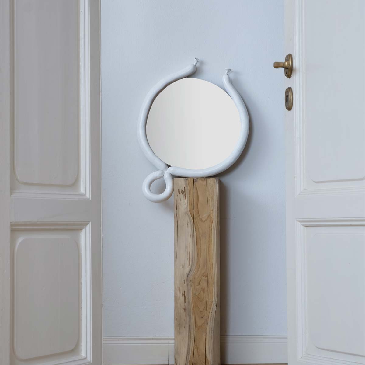 Hand-Painted Weisswurst Ceramic Sculpture Mirror - Bavarian Sausage Art Decor for Kitchen, Dining Room & German-Themed Parties