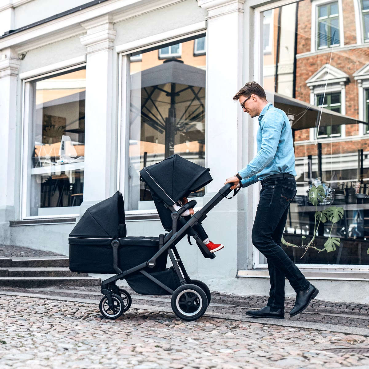 Thule Sleek Bassinet - Lightweight & Portable Baby Crib for Travel | Compact Foldable Design for Car, Airplane & Home Use | Safe & Comfortable Newborn Sleeping Solution