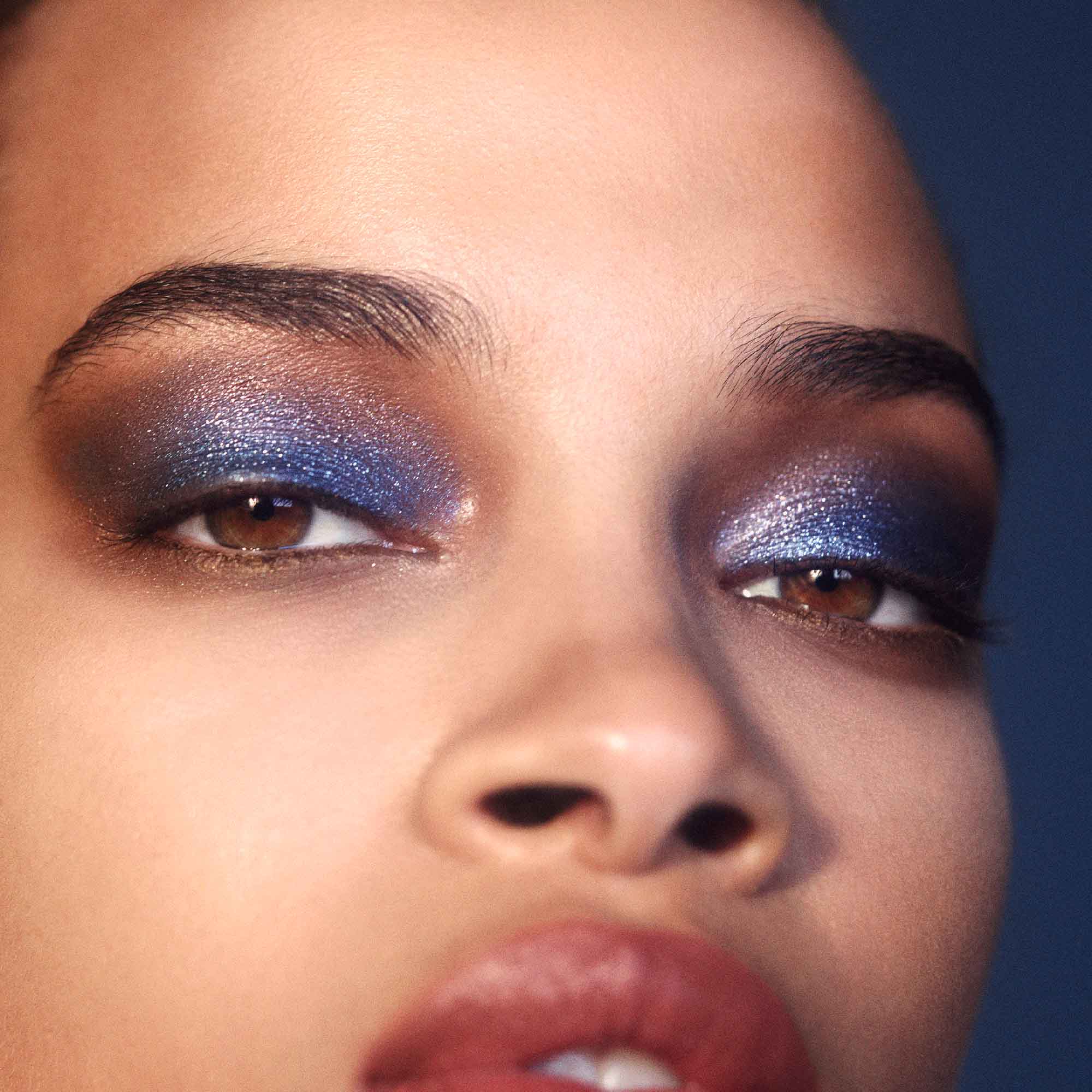 Victoria Beckham Beauty Lid Lustre - Cream Eyeshadow for Glamorous Makeup Looks | Perfect for Day to Night Wear, Parties & Special Occasions