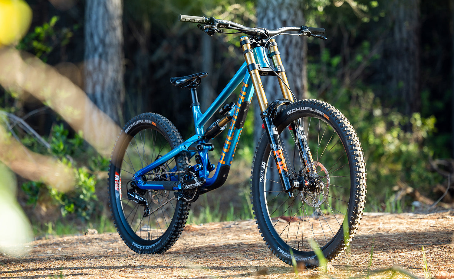 Polygon Collosus DH9 Downhill Mountain Bike - Full Suspension MTB for Extreme Trails & Downhill Racing - Perfect for Off-Road Adventures & Mountain Cycling
