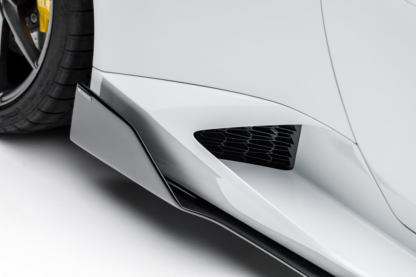 Lamborghini Huracan 610-4 Mondiale Edizione Aero Program - High-Performance Sports Car for Racing & Luxury Driving Experience