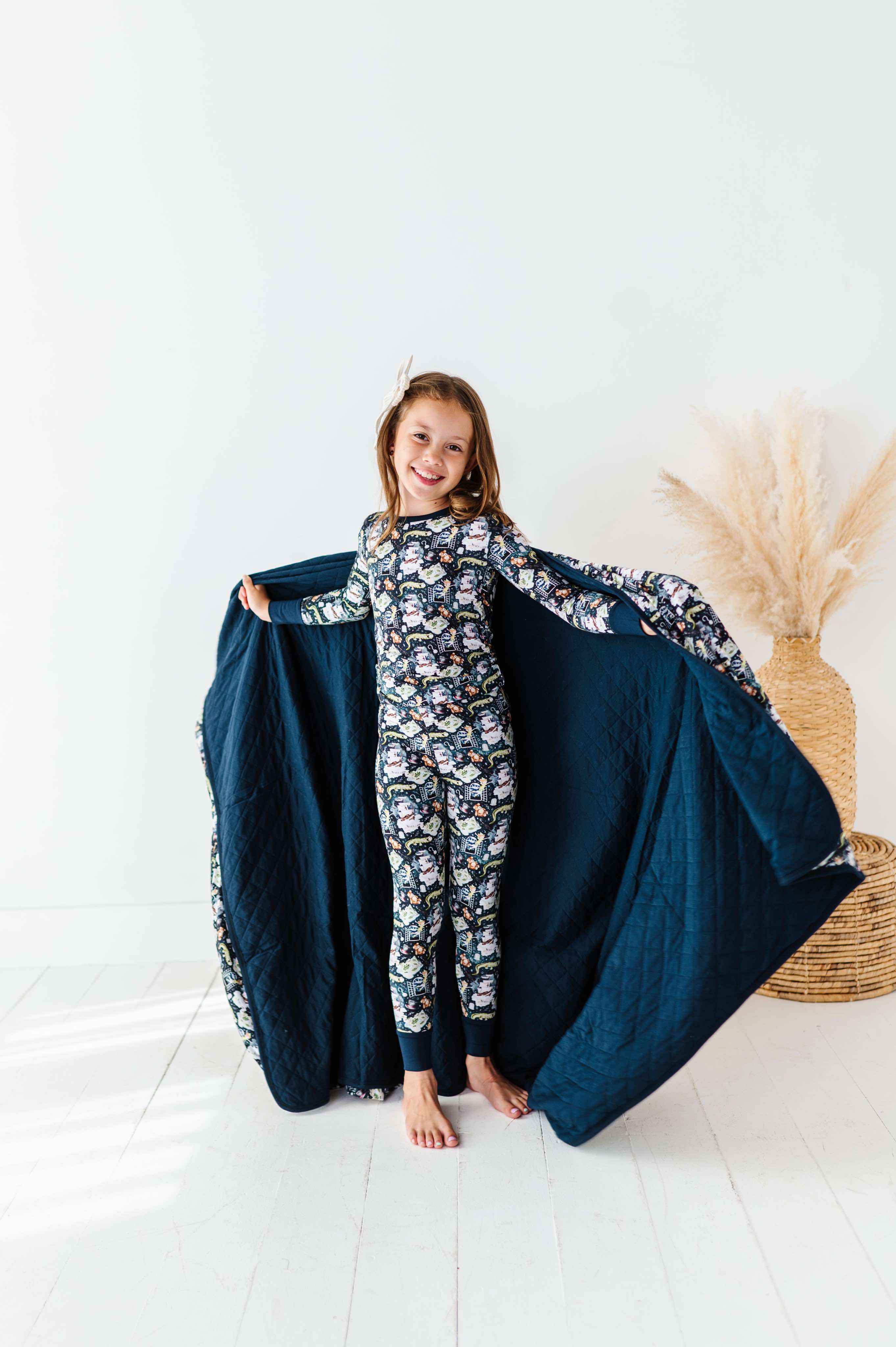 Neverland Quilted Oversized Blanket - Ultra Soft & Cozy Large Throw Blanket for Bed, Couch & Outdoor Use - Perfect for Winter, Camping & Home Decor