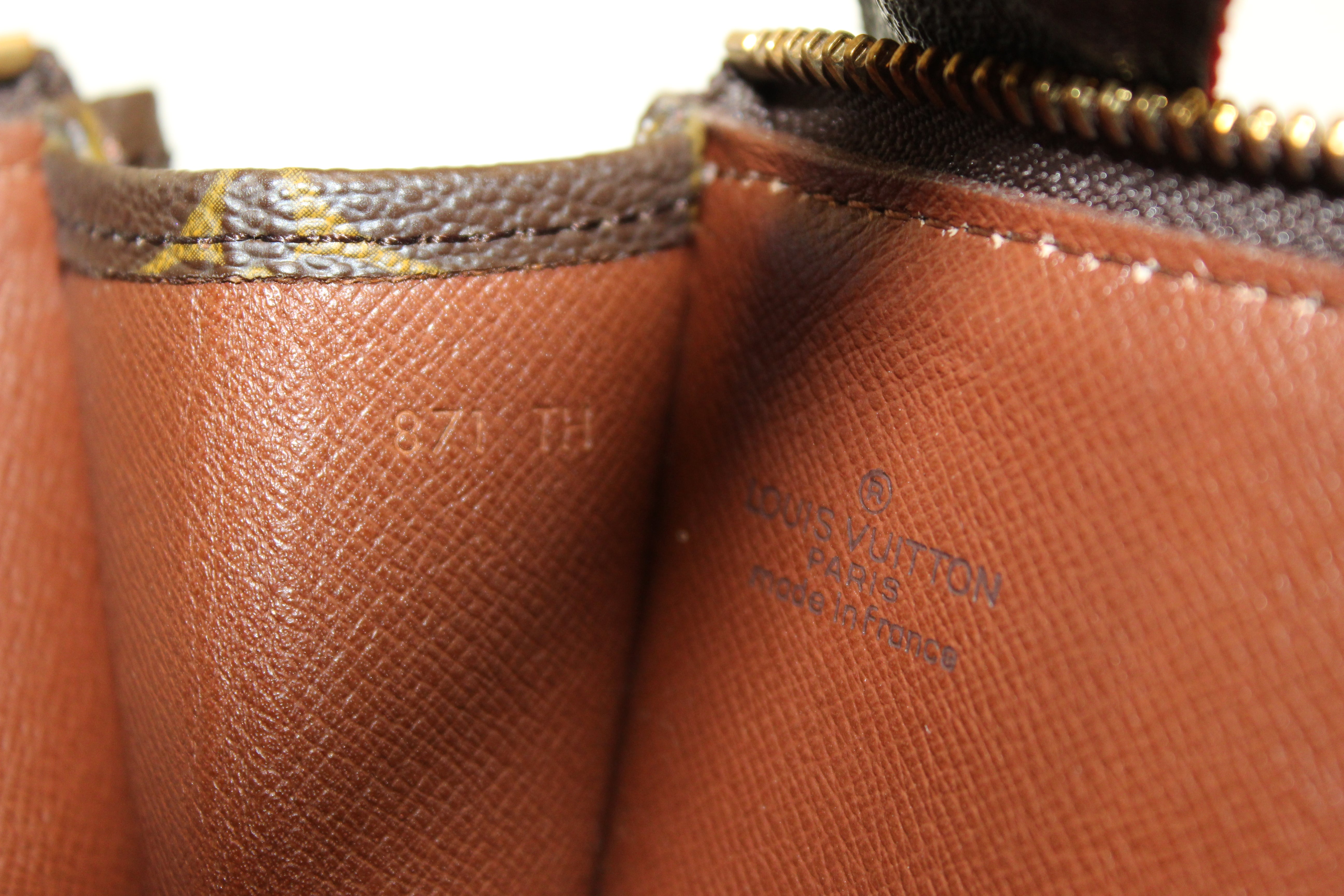 Authentic Louis Vuitton Monogram Poche Folio Document Case - Luxury Leather Organizer for Business, Travel & Everyday Use - Perfect for Professionals & Fashion Enthusiasts