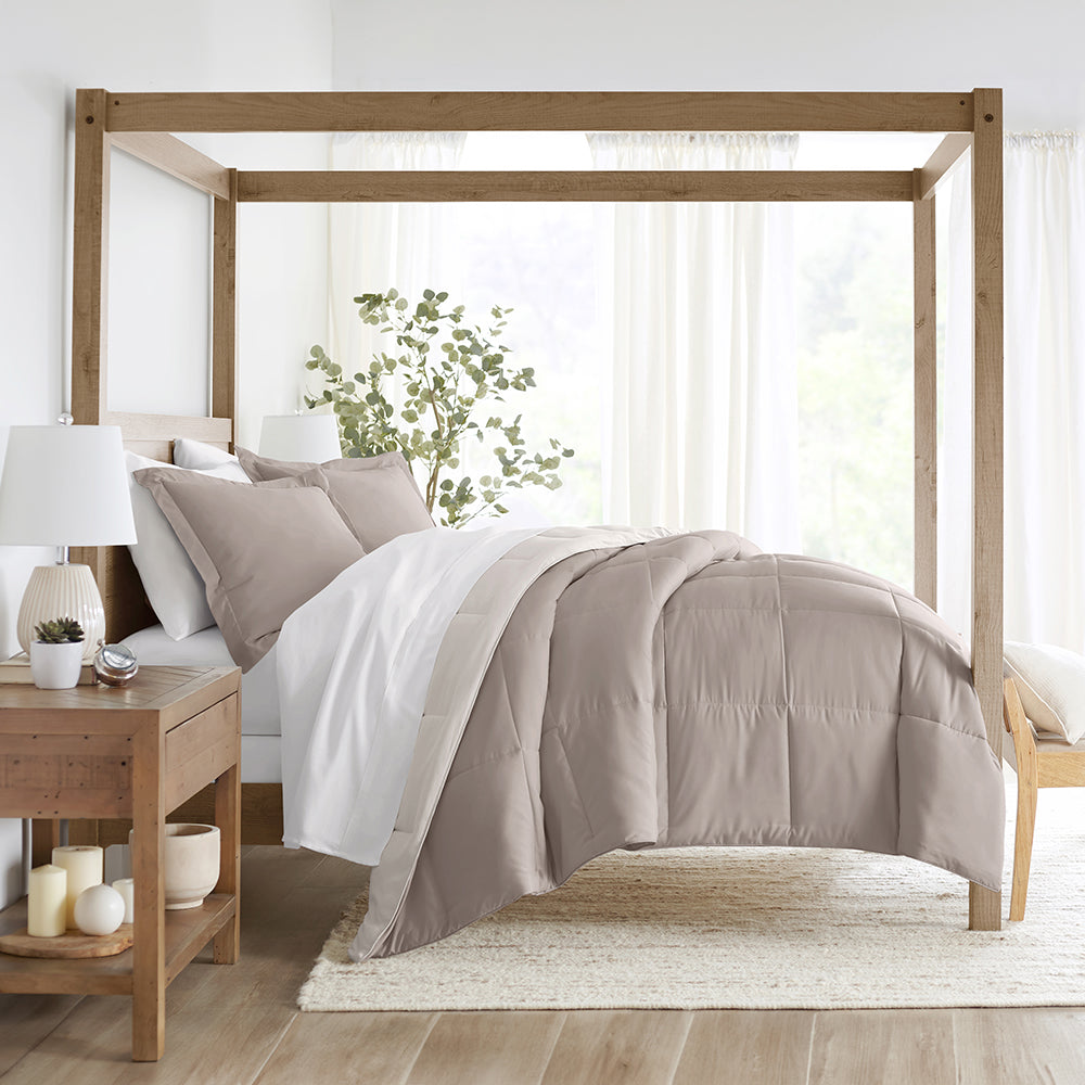 Reversible Down Alternative Comforter Set - All Season Hypoallergenic Bedding - Perfect for Master Bedroom, Guest Room & Dorm Use