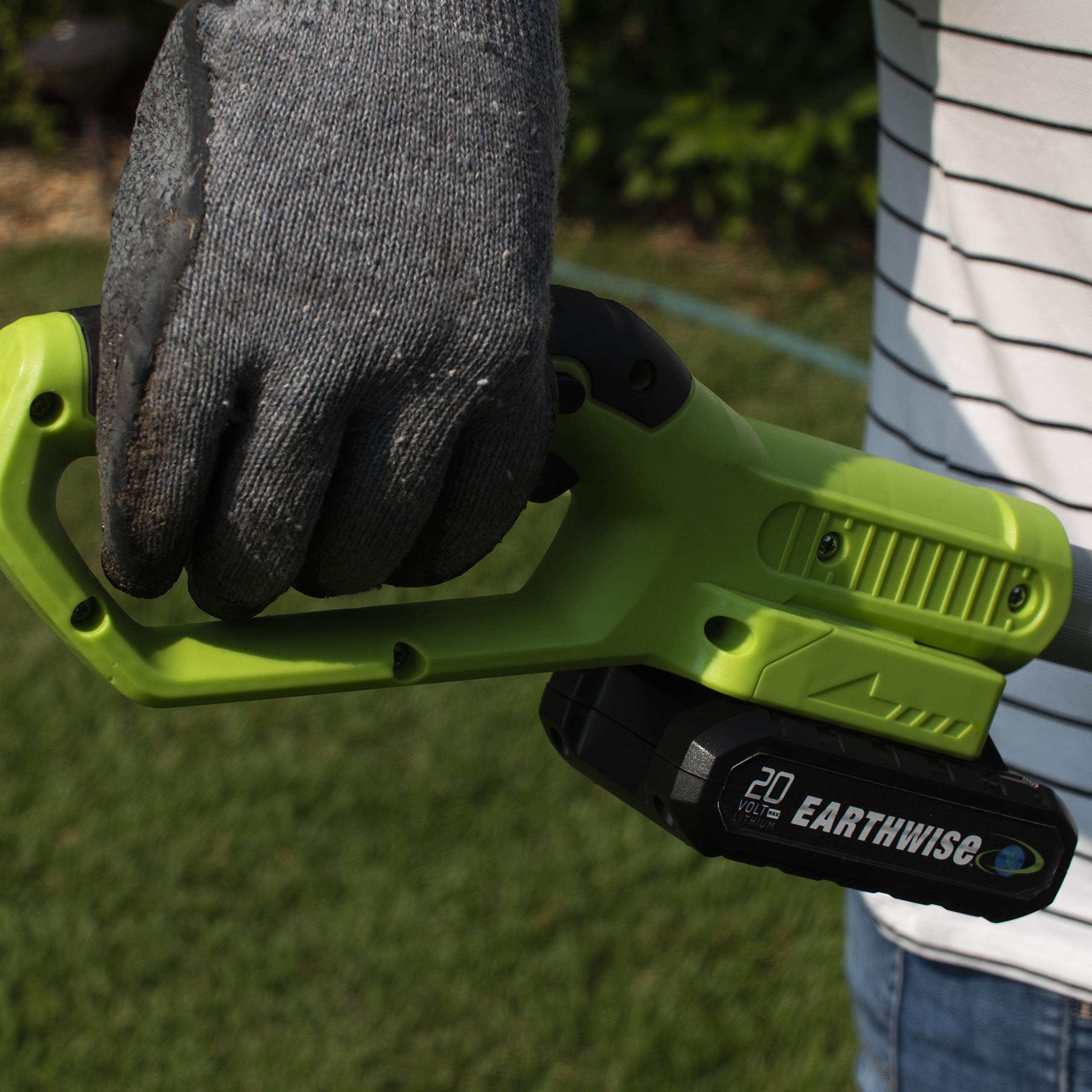 Earthwise LPHT12022 20-Inch Cordless Pole Hedge Trimmer with 2.0AH Battery & Fast Charger - Lightweight Electric Hedge Clipper for Tall Bushes, Tree Trimming & Garden Maintenance