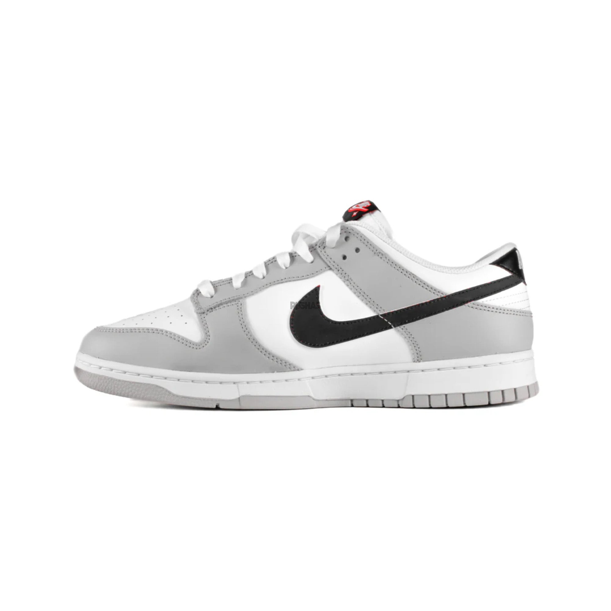 Nike Dunk Low SE 'Lottery Pack Grey Fog' Sneakers (2022) - Men's Casual Shoes for Streetwear & Everyday Fashion