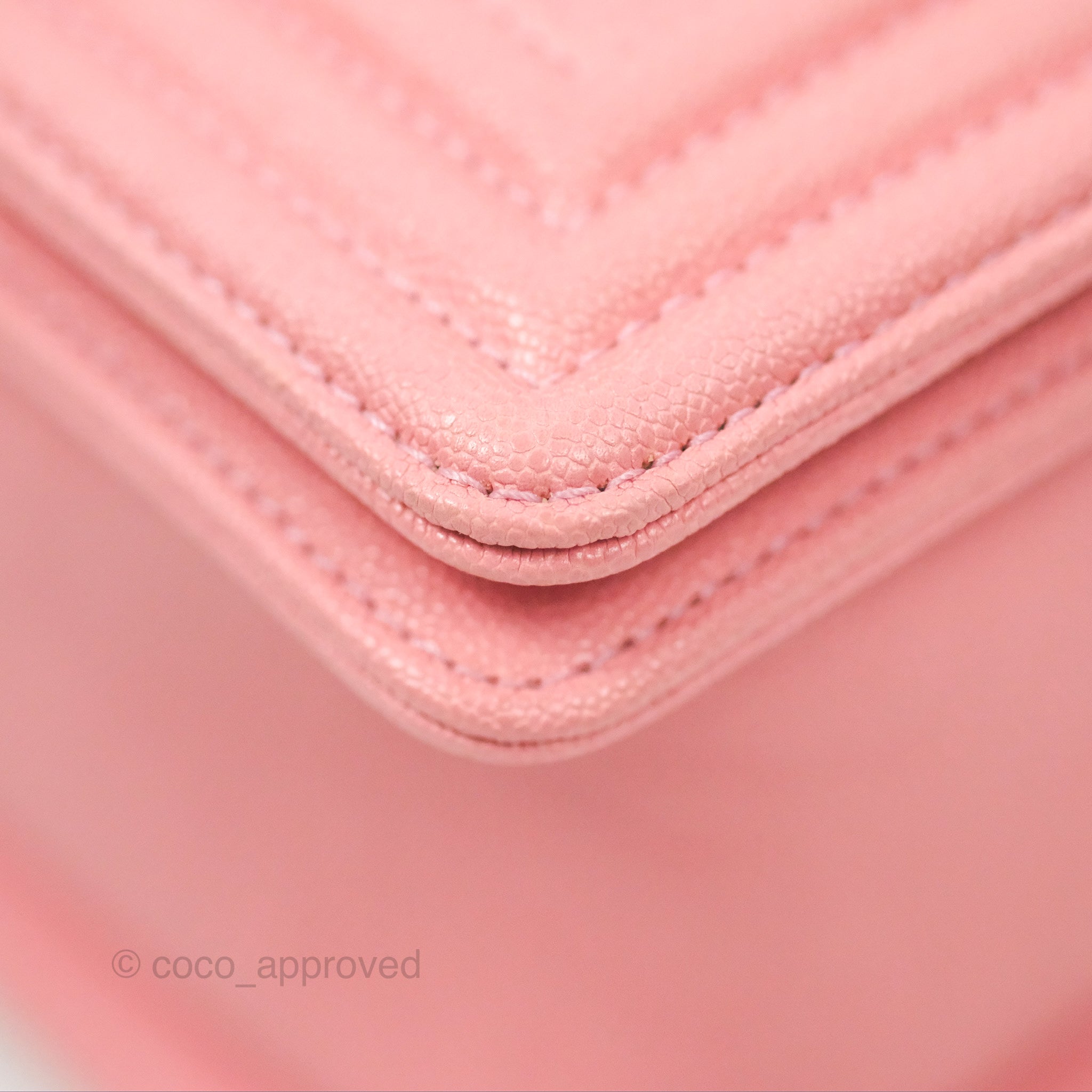 Chanel Boy Chevron Medium Flap Bag in Pink Caviar Leather with Gold Hardware - Perfect for Evening Events & Luxury Fashion Accessories