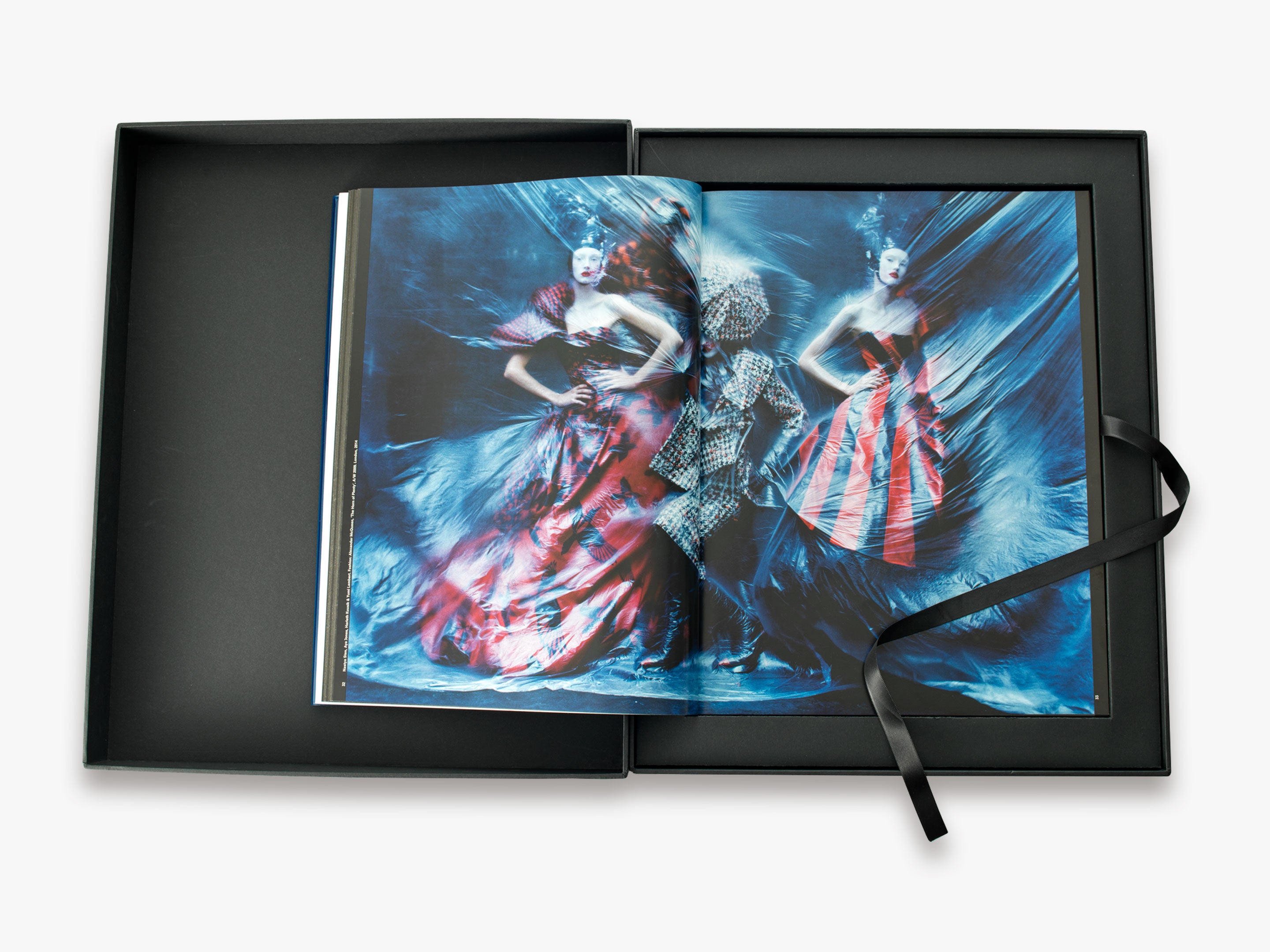 Tim Walker: Shoot for the Moon (Collector's Edition) - Limited Edition Photography Book for Art Collectors & Fashion Enthusiasts | Perfect for Home Decor, Coffee Table Display & Gift Giving