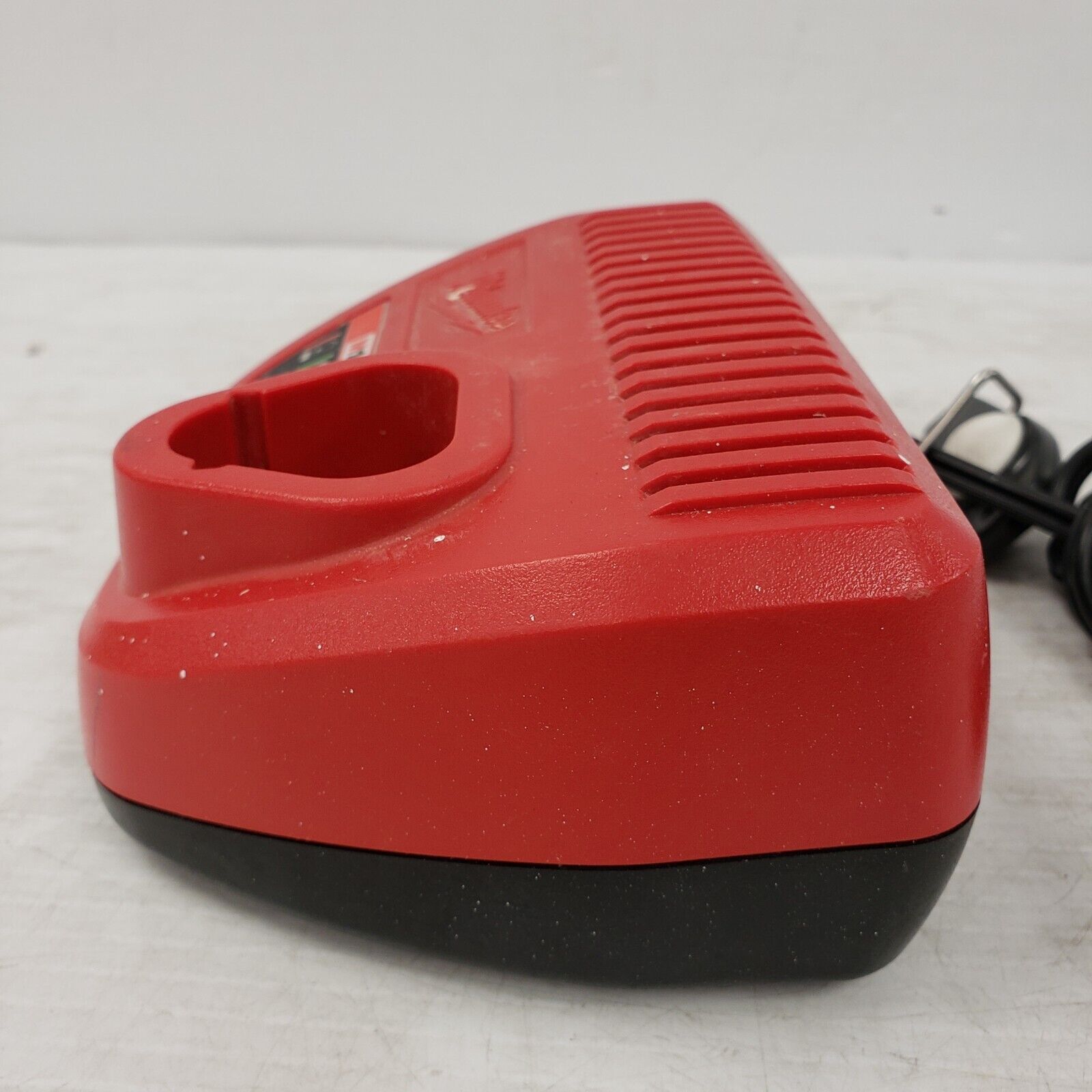 Milwaukee 48-59-2401 Battery Charger - Fast Charging for M12 & M18 Power Tools - Perfect for Home DIY and Professional Construction Projects
