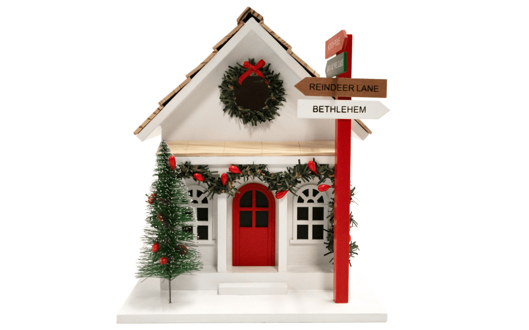 Festive Holiday Birdhouse for Outdoor Garden Decor - Perfect for Christmas, Winter & Year-Round Backyard Bird Watching