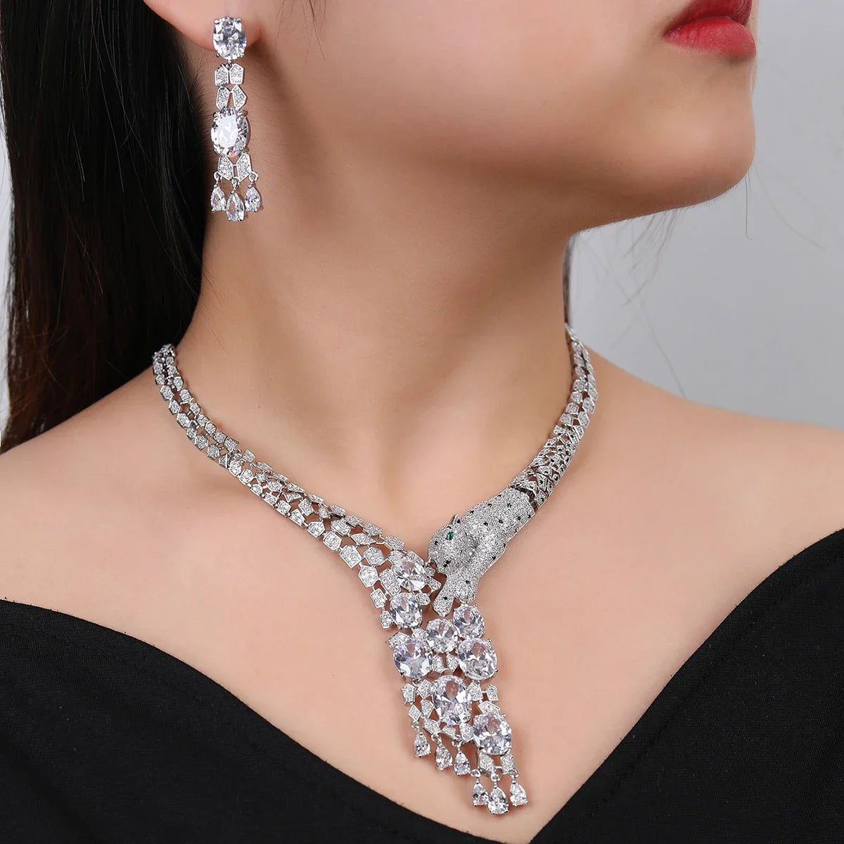 Stylish Animal Leopard Print Necklace & Earrings Jewelry Set - High-Quality Cubic Zirconia for Women - Perfect for Parties, Date Nights & Special Occasions