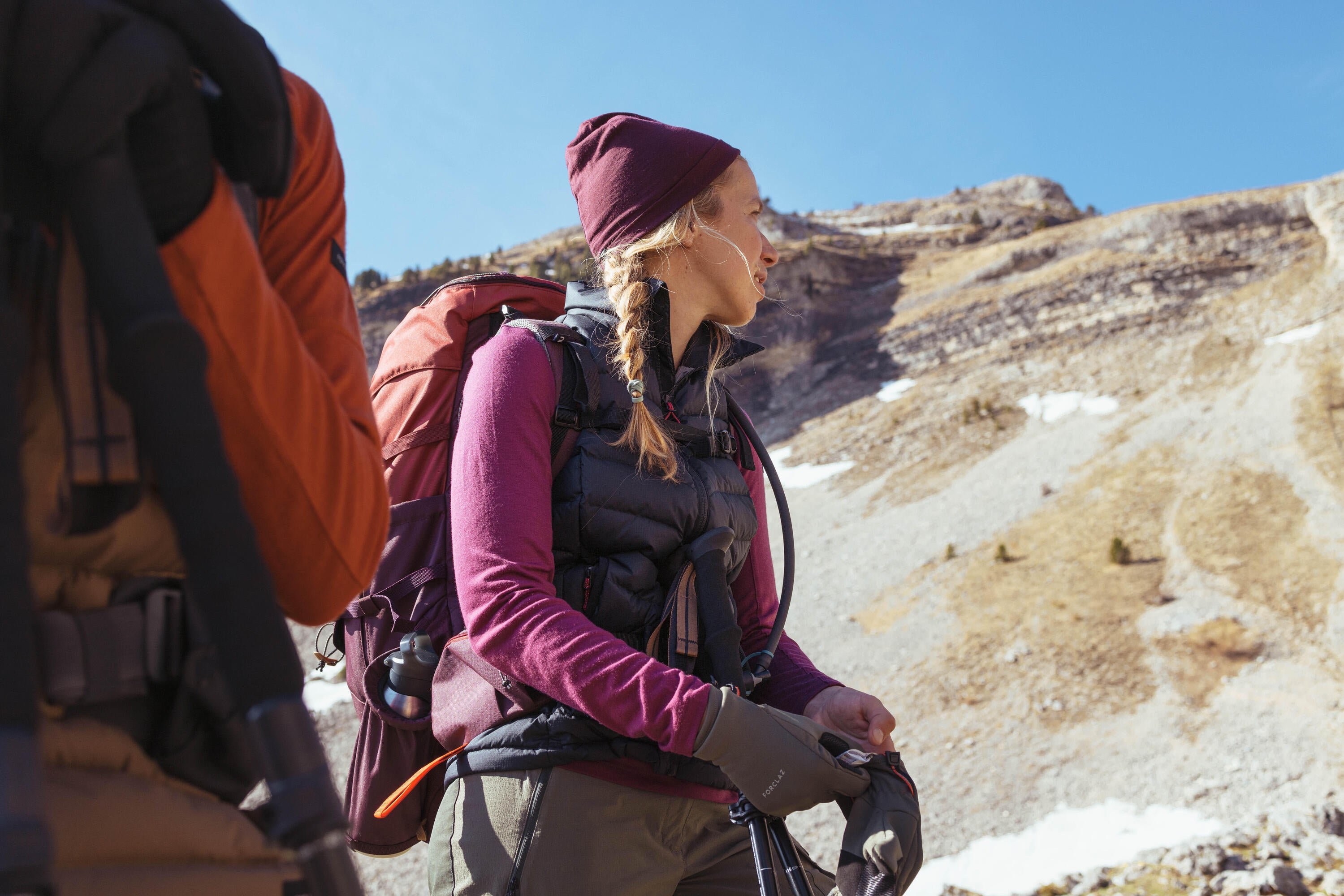Forclaz MT500 Touchscreen Backpacking Gloves for Adults - Stretchable & Durable for Hiking, Camping & Outdoor Adventures