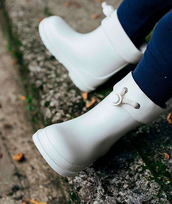 Igor Bimbi Euri Boots for Girls and Boys - Waterproof Winter Snow Boots in White | Perfect for Outdoor Play, School & Cold Weather Adventures