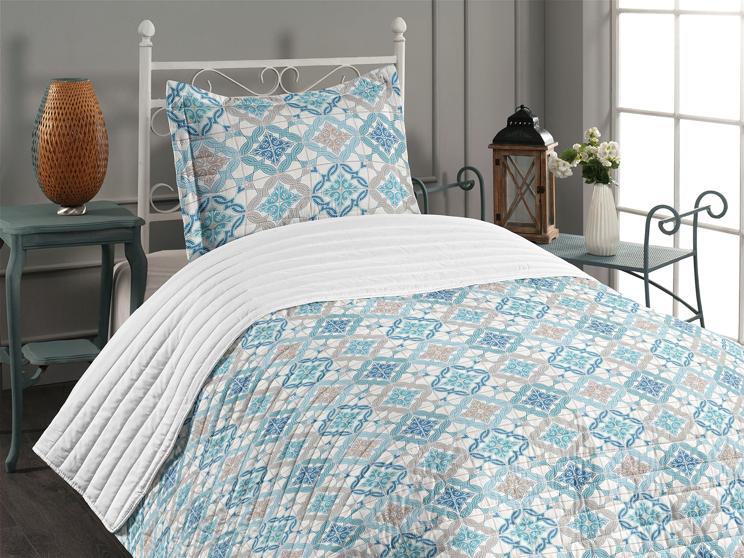 Ambesonne Quatrefoil Microfiber Bedspread Set - Modern Lisbon Pattern Inspired by Oriental Tiles, Soft Twin Size Bedding Set with Pillow Sham & Comforter in Blue, Tan & White | Perfect for Guest Rooms, Dorm Decor & Cozy Bedroom Makeovers