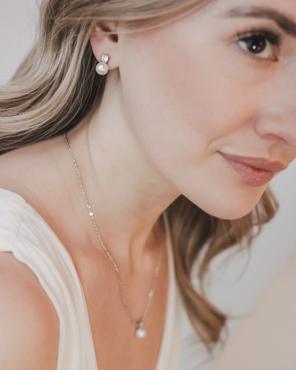 Justine Pearl Bridesmaid Jewelry Set - Elegant Necklace & Earrings for Wedding Party, Bridal Shower, Formal Events - Perfect Gift for Bride & Bridesmaids