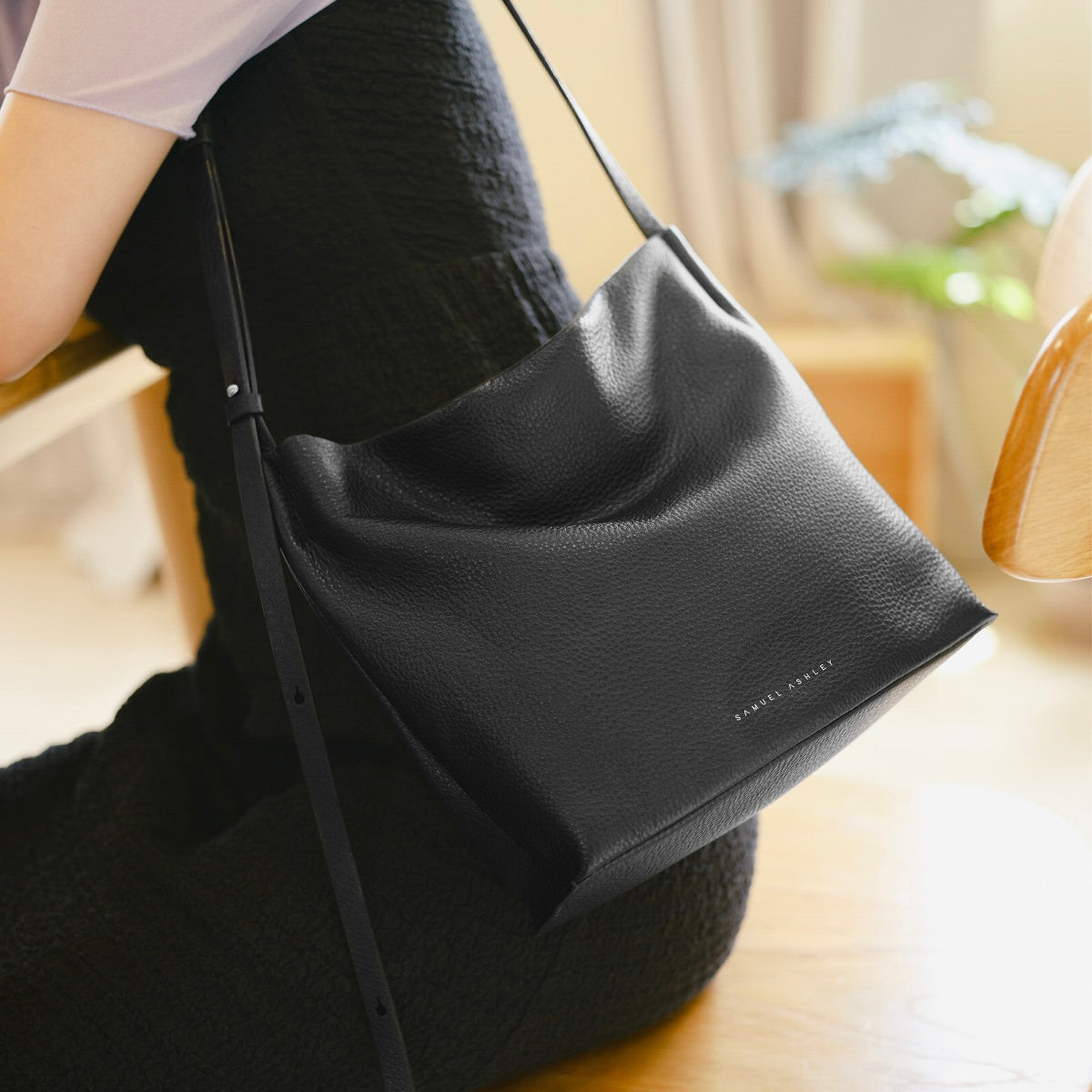 Stylish Poppy Leather Crossbody Bag for Women - Fashionable Vegan Leather Purse with Adjustable Strap, Perfect for Daily Use, Travel & Shopping
