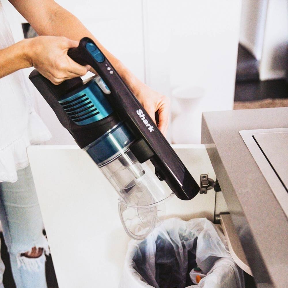 Shark IZ102 Cordless Vacuum Cleaner with Self-Cleaning Brushroll - Powerful Lightweight Stick Vacuum for Pet Hair, Hard Floors & Carpets | Perfect for Home Cleaning & Quick Pickups
