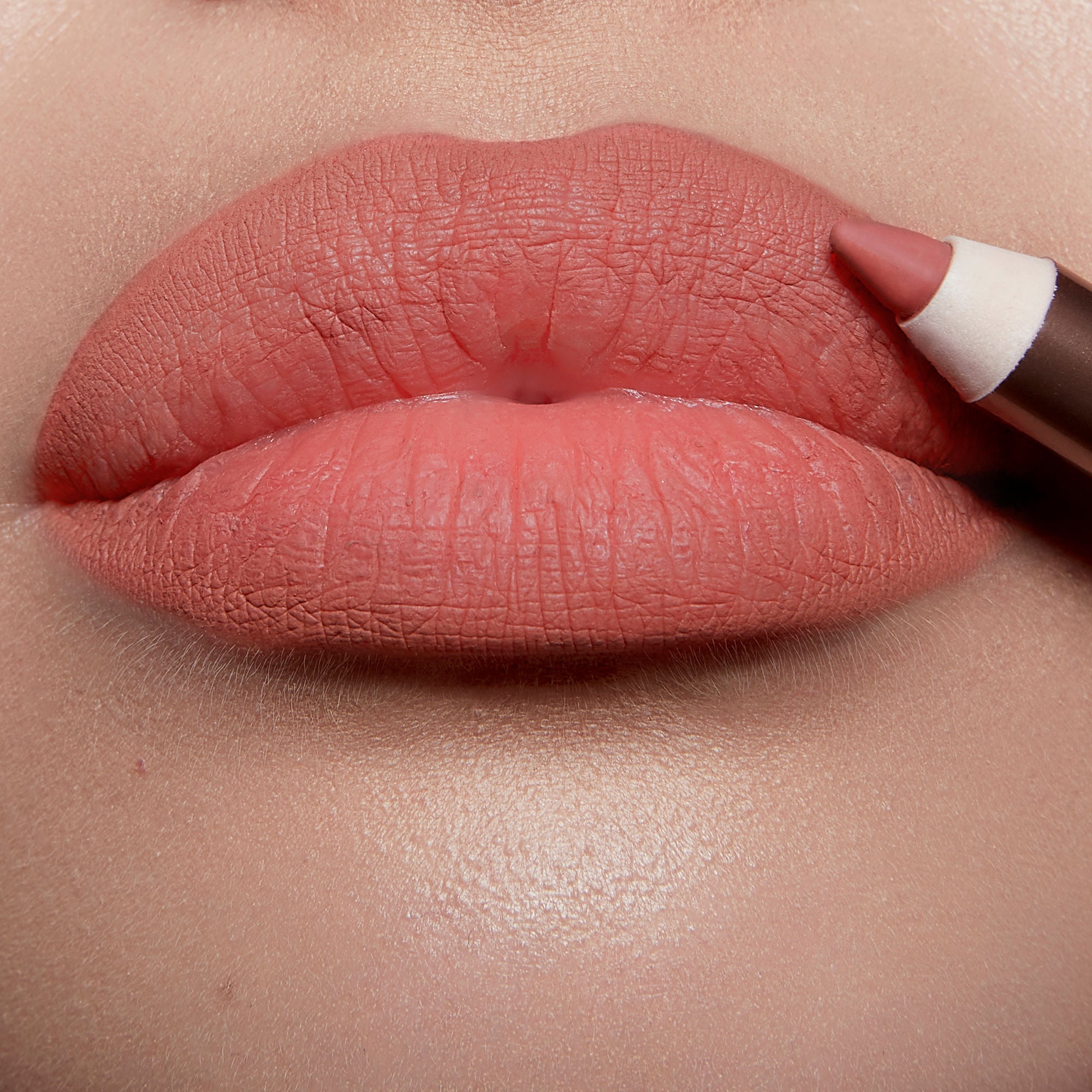 Charlotte Tilbury Lip Cheat Lip Liner - Long-Lasting, Waterproof Lip Pencil for Precise Definition & Fuller Lips | Perfect for Everyday Wear, Date Night & Special Occasions