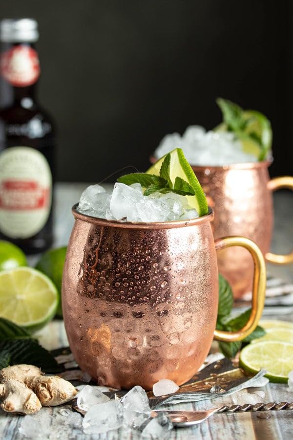 Premium 20oz Moscow Mule Mugs Set of 2 - Pure Copper Cups for Cocktails, Gift Box Included | Perfect for Moscow Mule, Mojito, Whiskey & Iced Coffee | Rust-Free Copper Mugs with Ergonomic Handle for Home Bar & Outdoor Parties